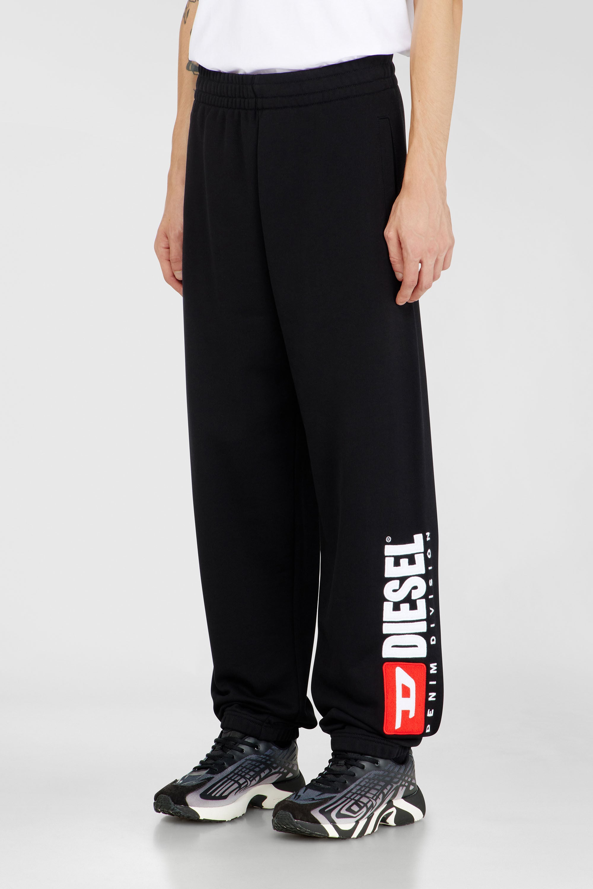 Diesel - P-MARKY-DIV, Pantaloni in cotone con patch Diesel Uomo in Nero - 3