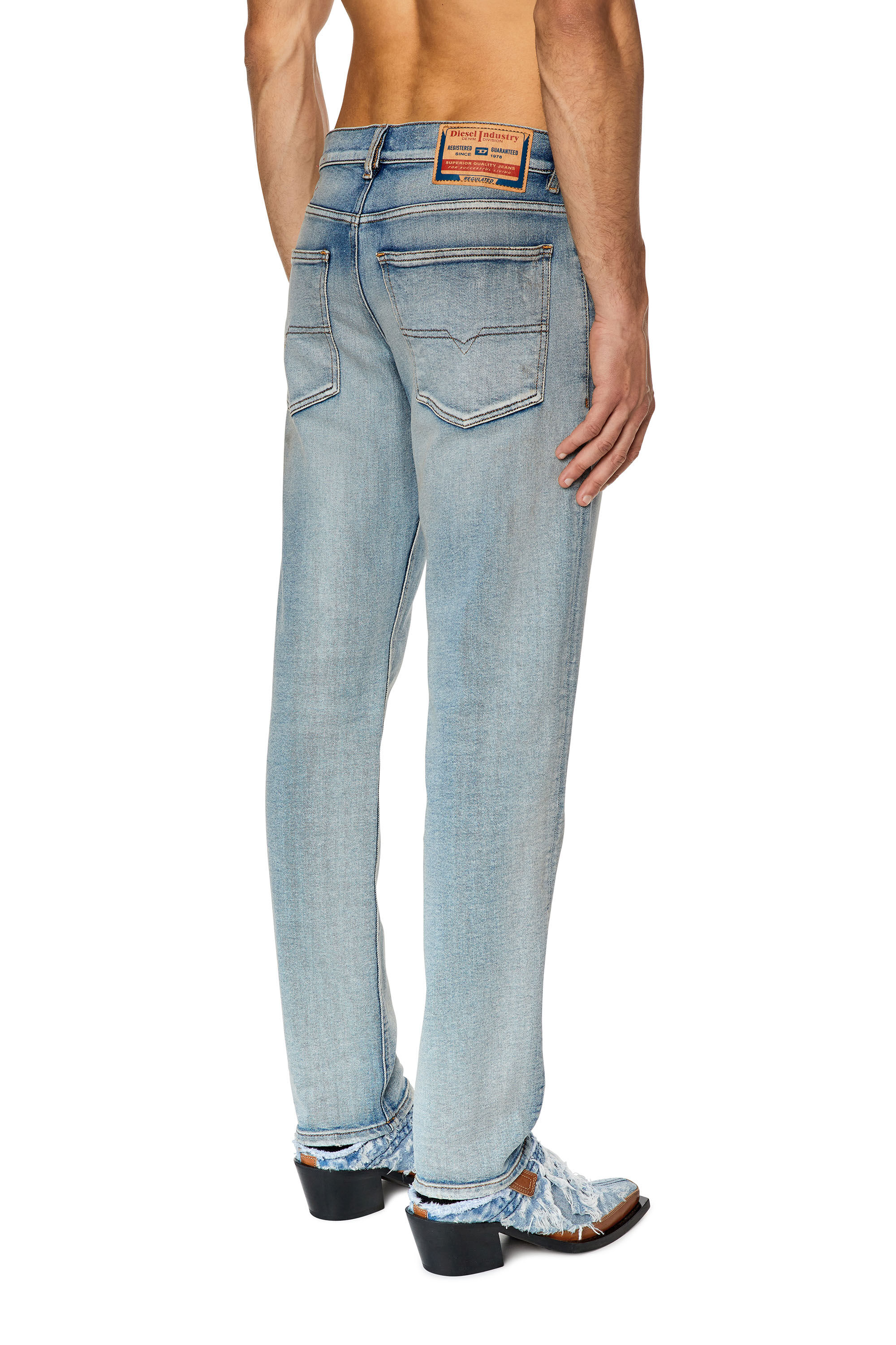 Diesel - Straight Jeans 1995 D-Sark 09E84, Bleu Clair - Image 4