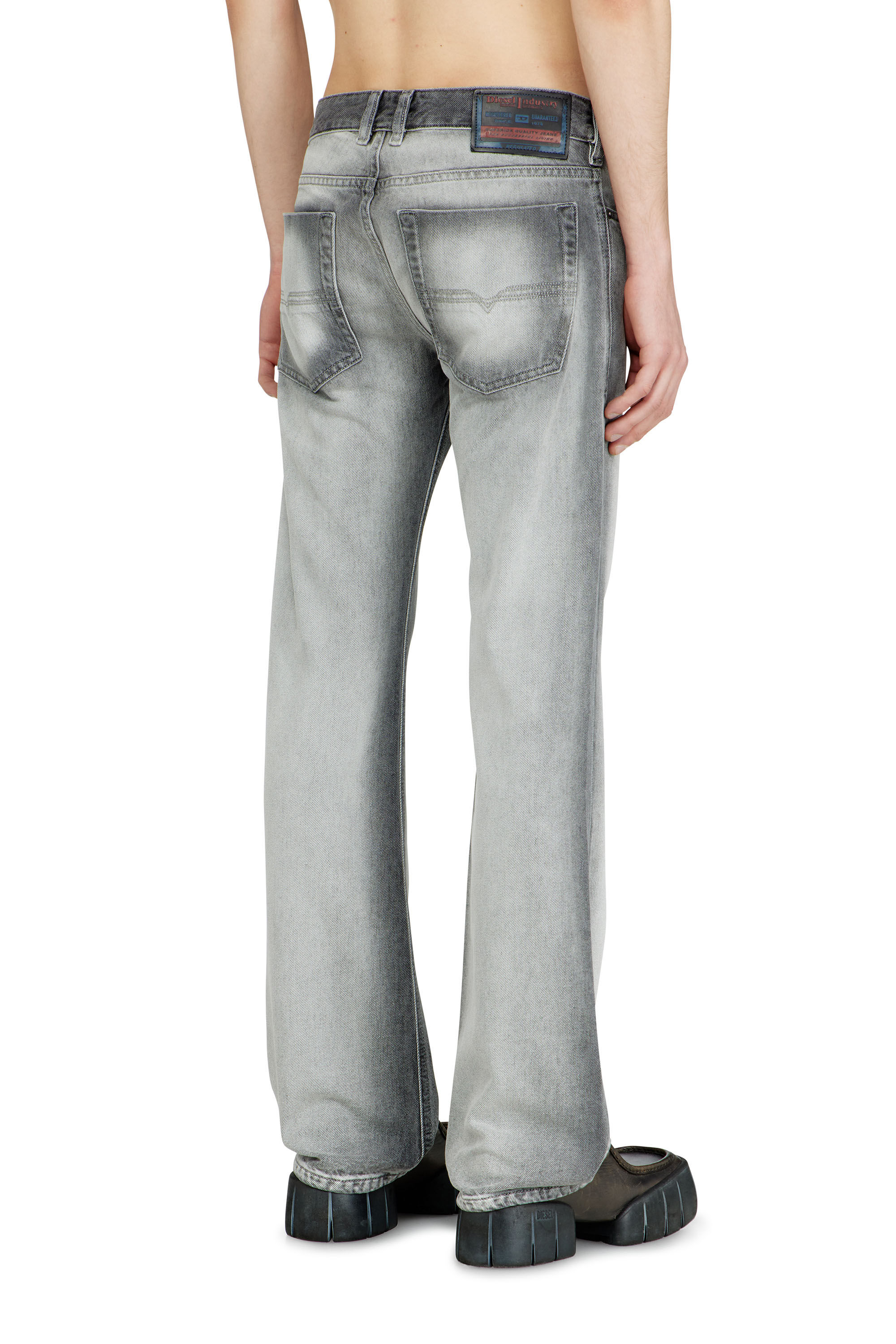 Diesel - Bootcut Jeans 2007 Zatiny 09P28 Uomo, Grigio - Image 4