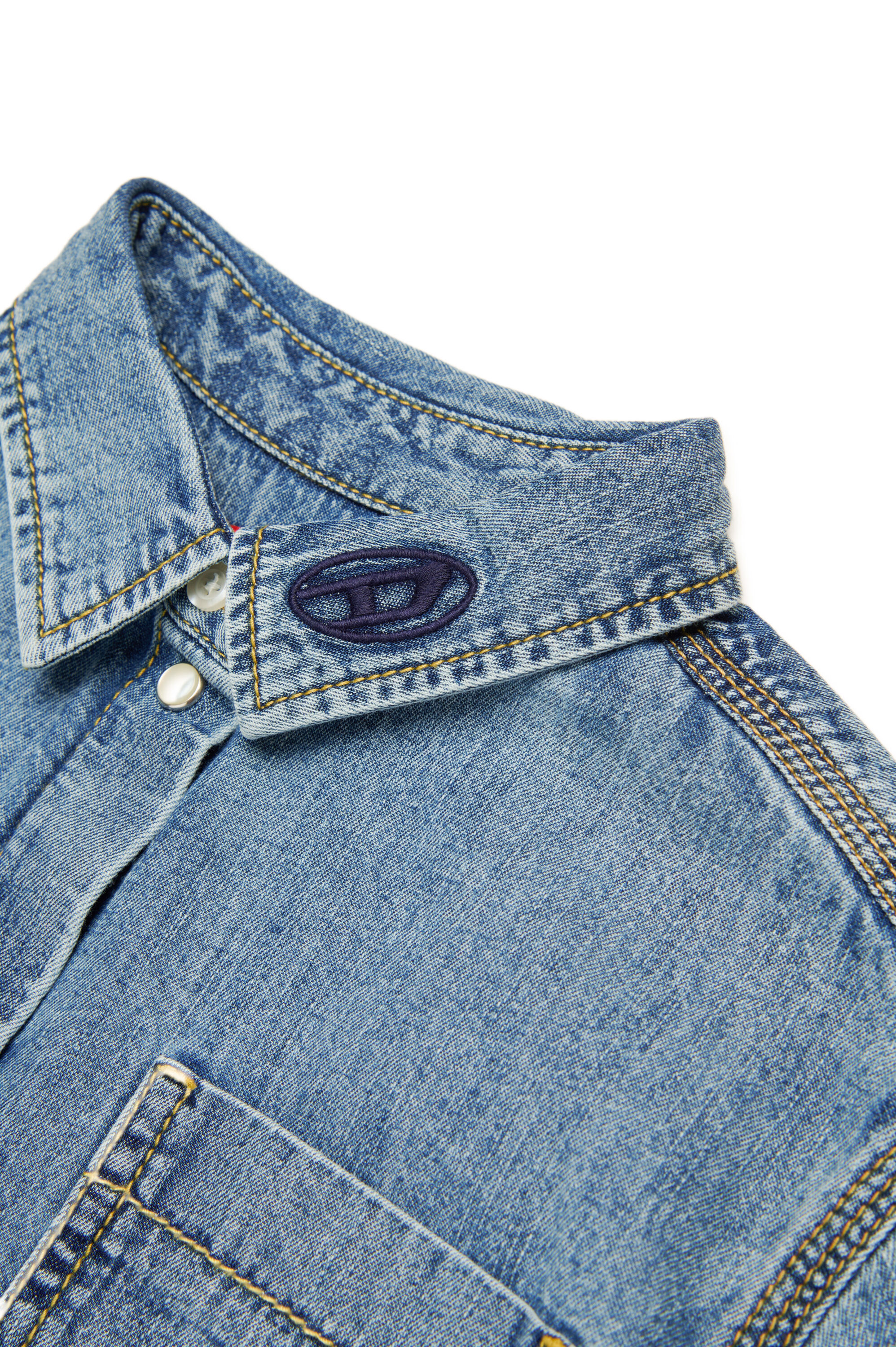 Diesel - CINNIX, Chemise cropped en denim avec col à logo Femme in Bleu - 4