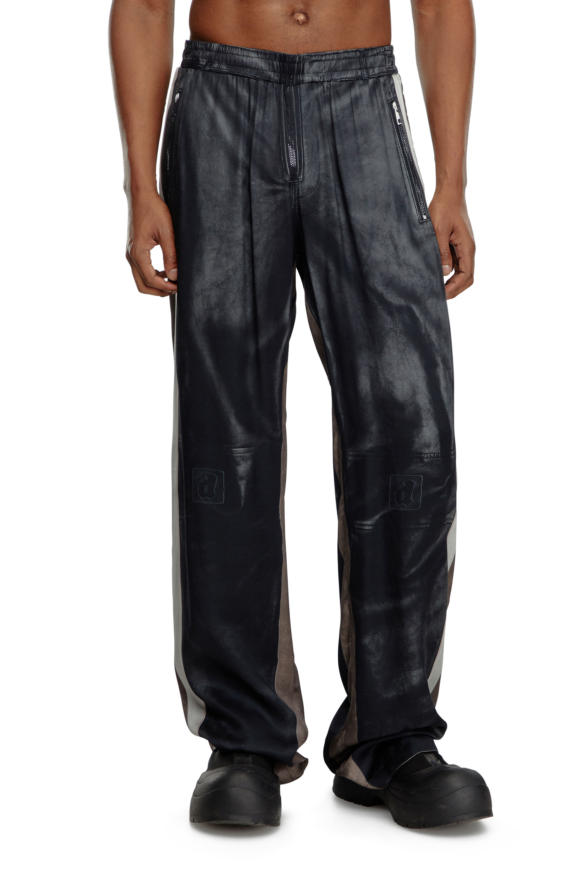 Diesel - P-AFTER, Uomo Pantaloni in viscosa con stampa effetto pelle in Nero - Image 3