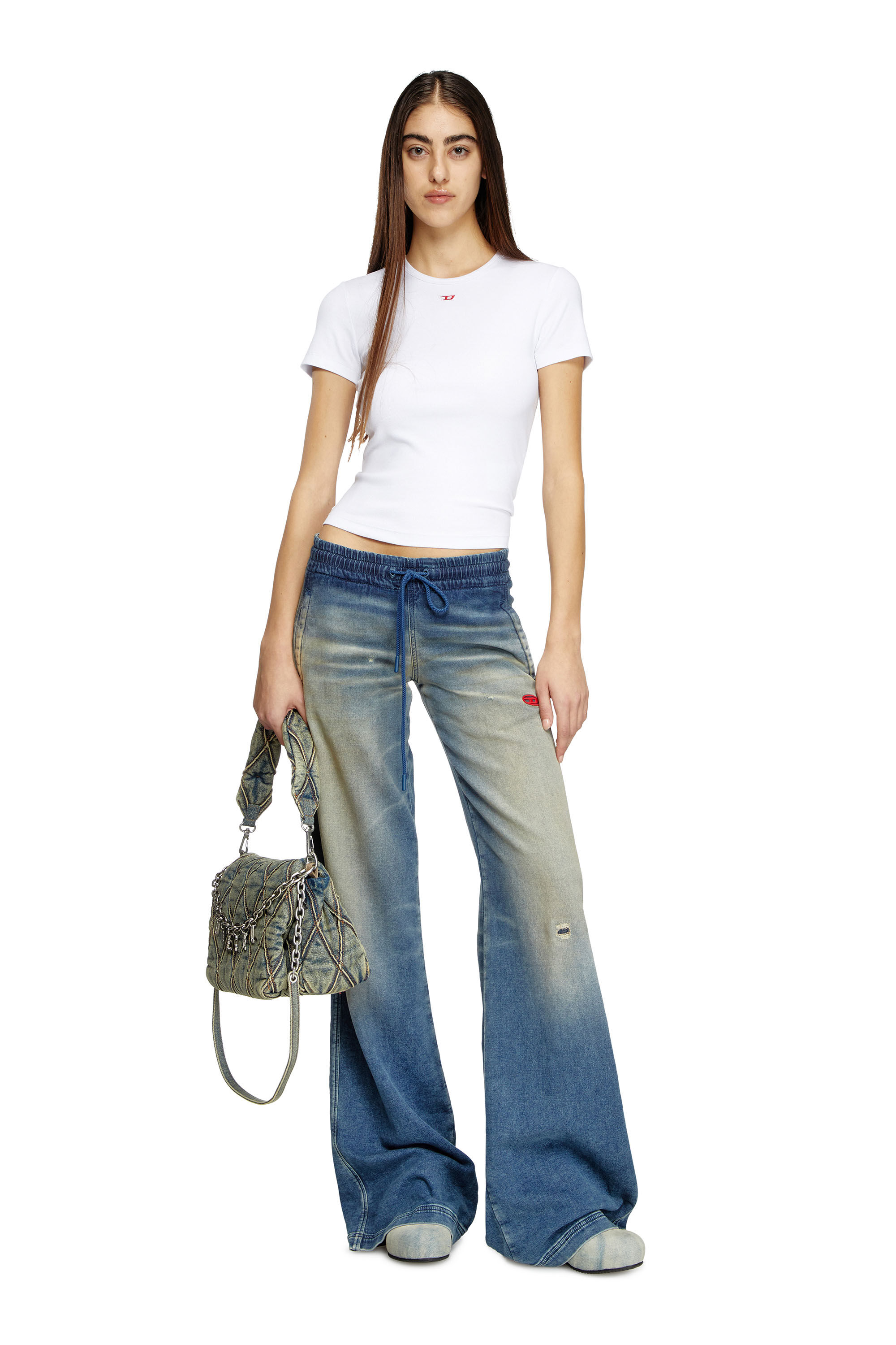 Diesel - T-ELE-LONG-D, T-shirt con patch logo D Donna in Bianco - 1