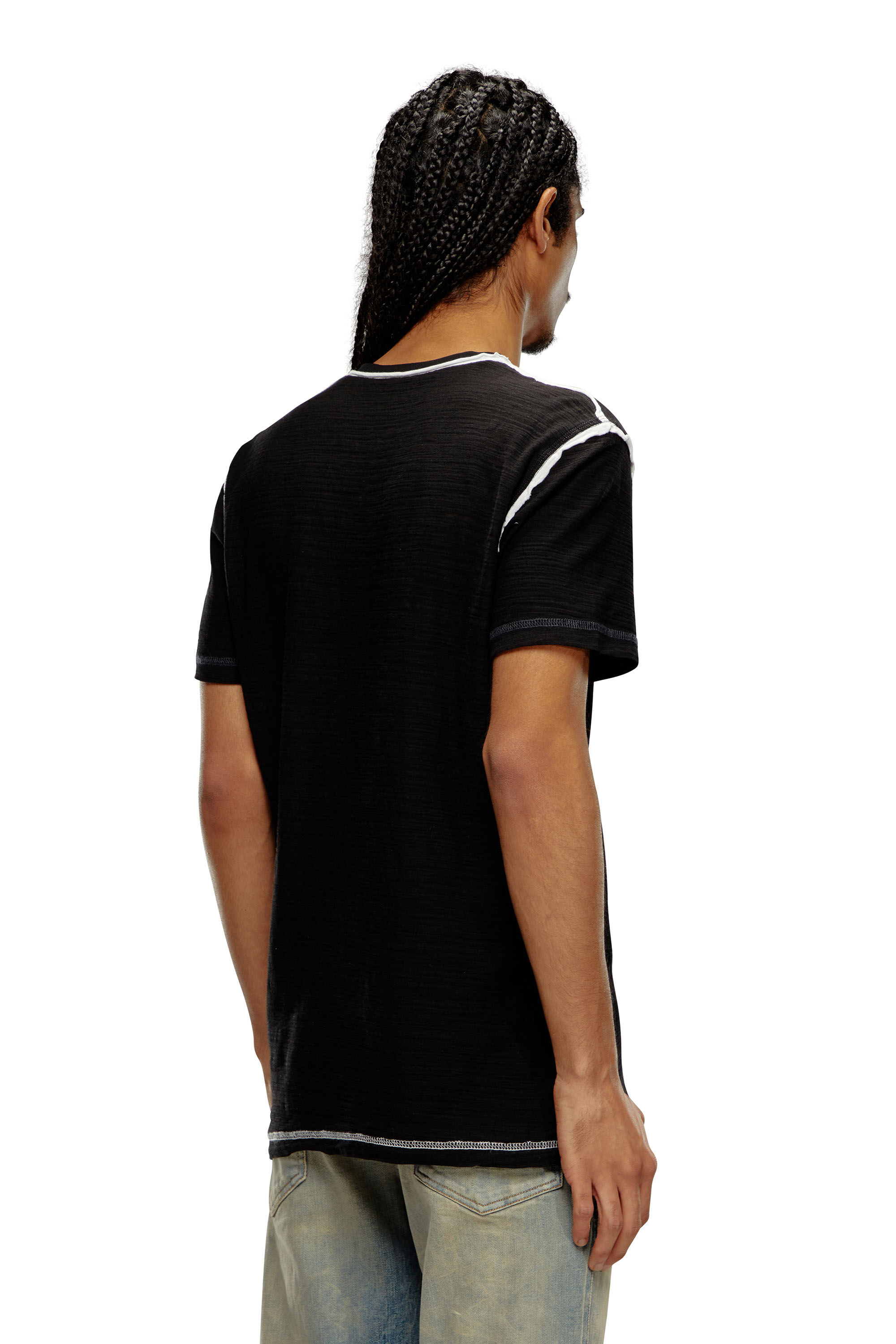 Diesel - T-DIEGOR-V-RAW, Herren T-Shirt mit V-Ausschnitt aus texturiertem Inside-Out-Jersey in Schwarz - 4