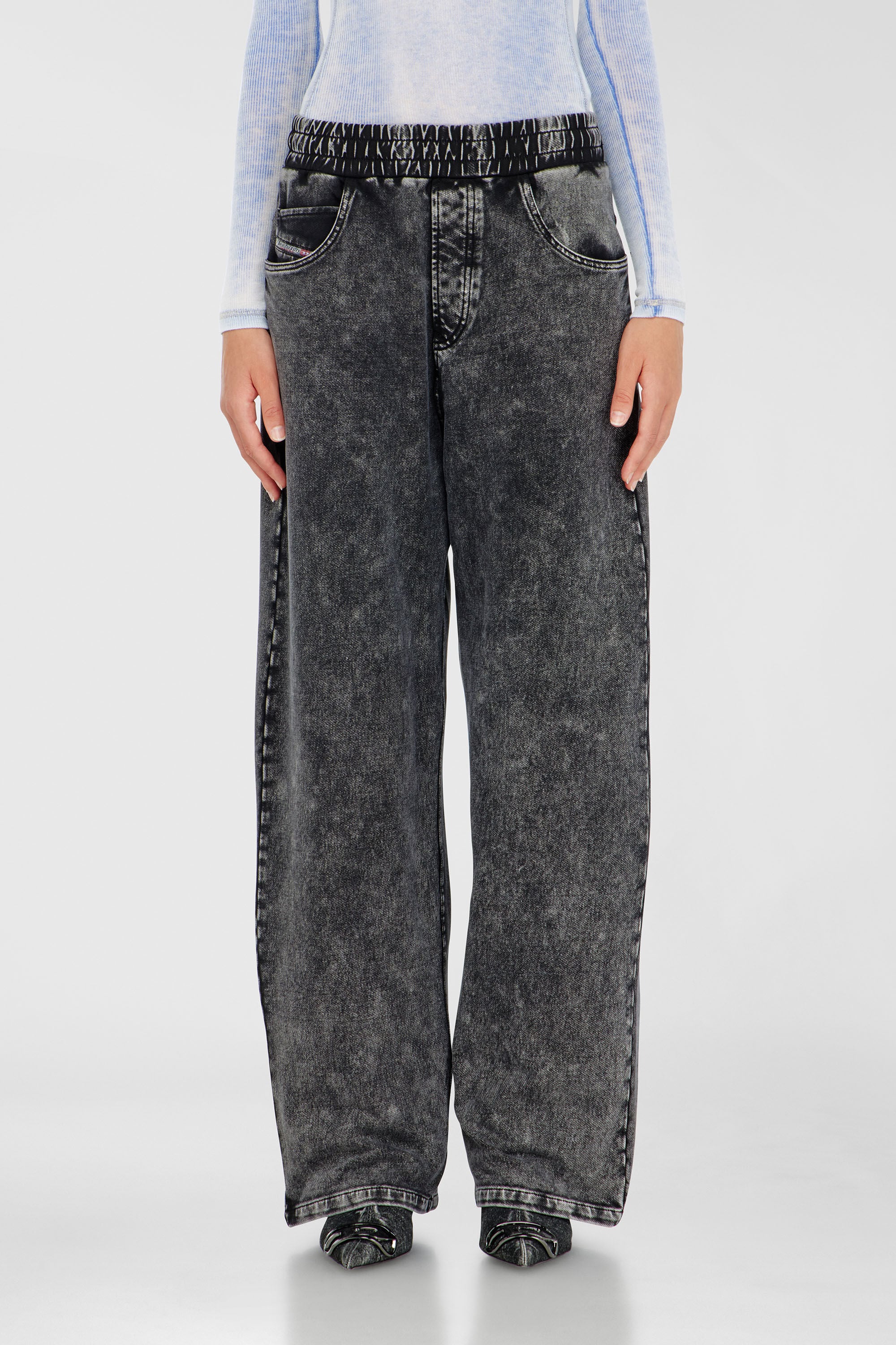 Diesel - P-STUKY, Pantalon de surv&ecirc;tement effet denim Femme in Gris - 3