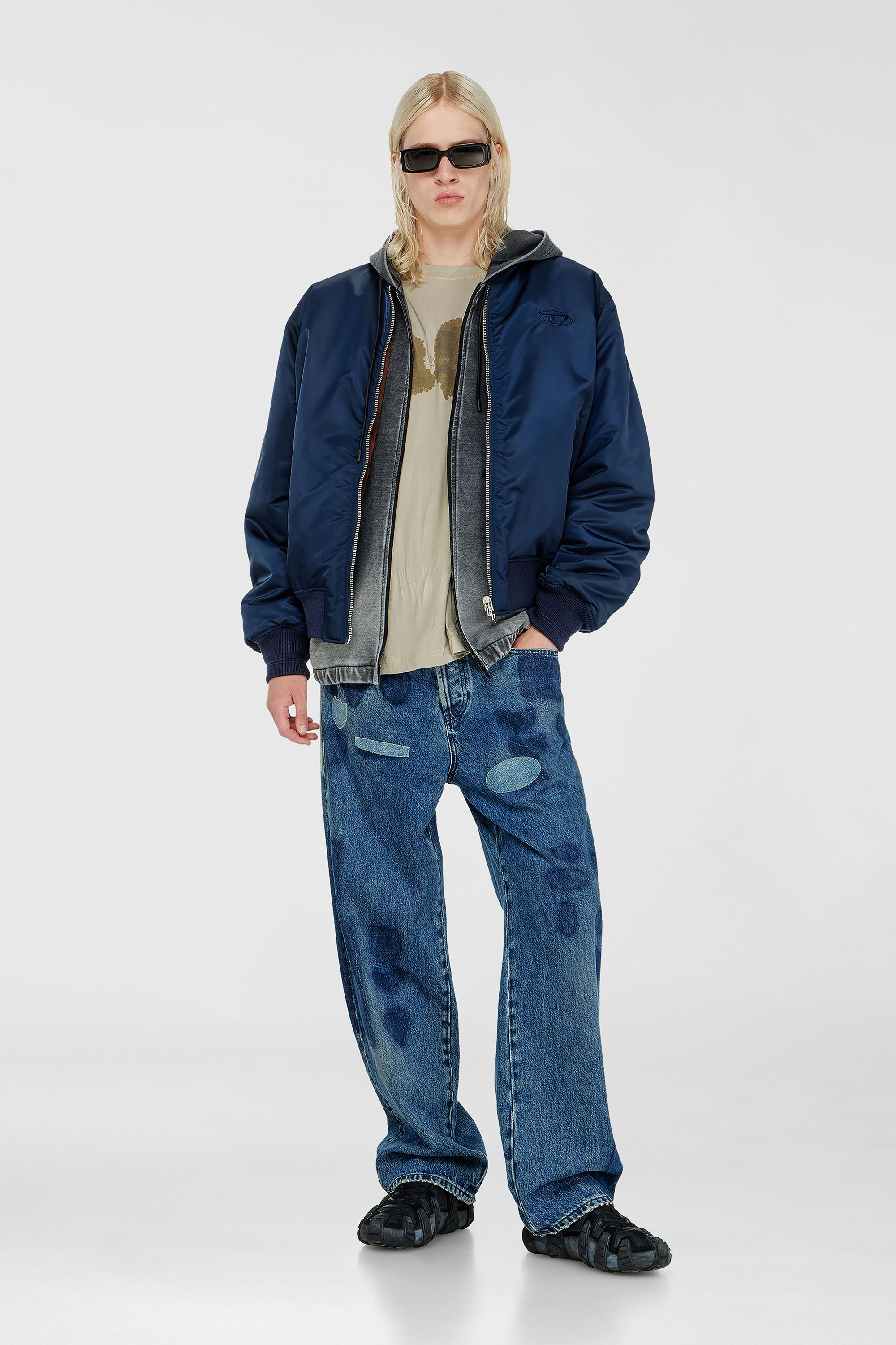 Diesel - W-TYPE-D1, Herren Gesteppte Bomberjacke mit Oval-D-Stickerei in Marineblau - 1