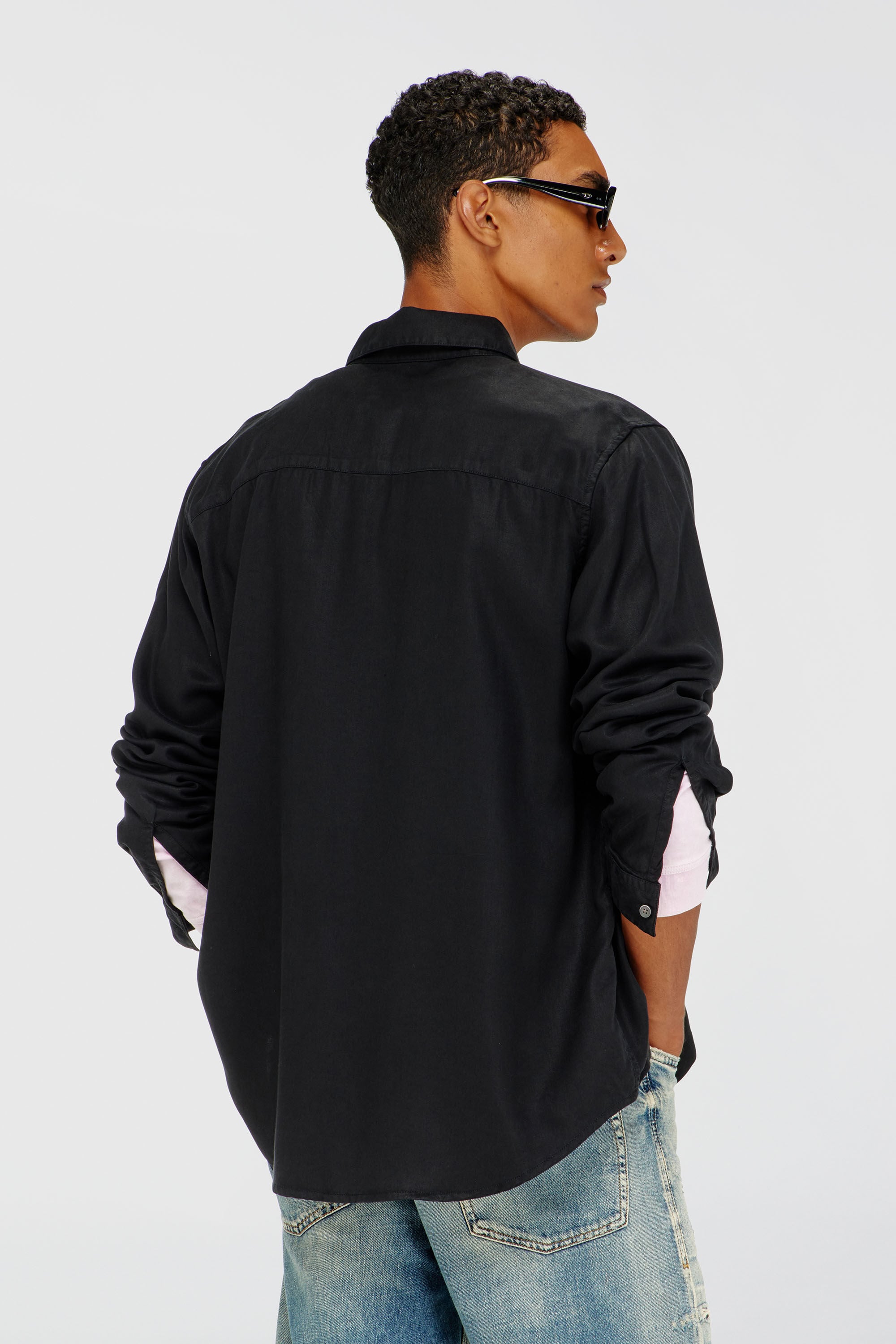 Diesel - S-SIMPLY-C, Chemise fluide avec broderie logo Homme in Noir - 4