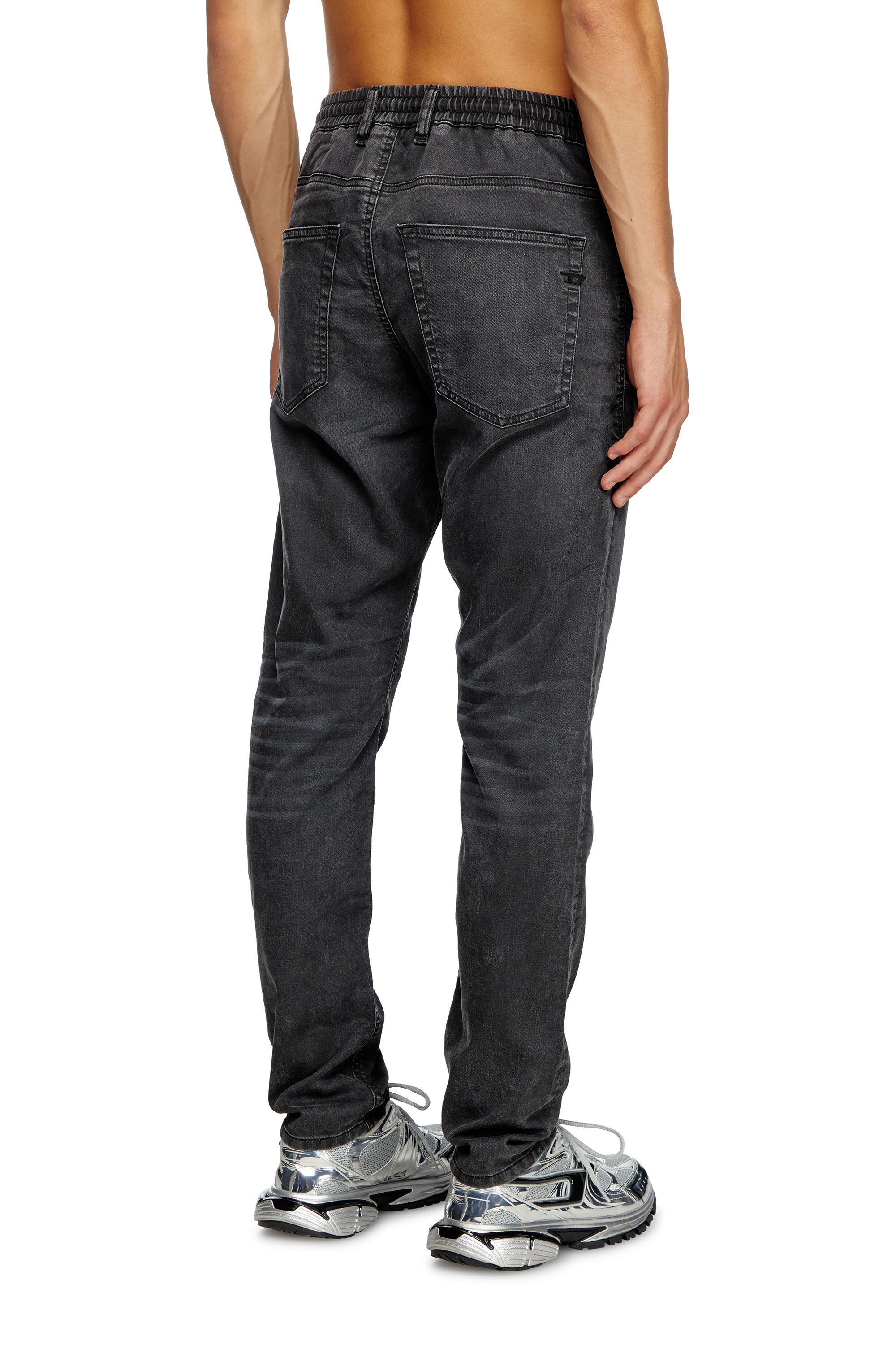 Diesel - Regular 2032 D-Krooley Joggjeans® 09J75 Homme, Noir - Image 4