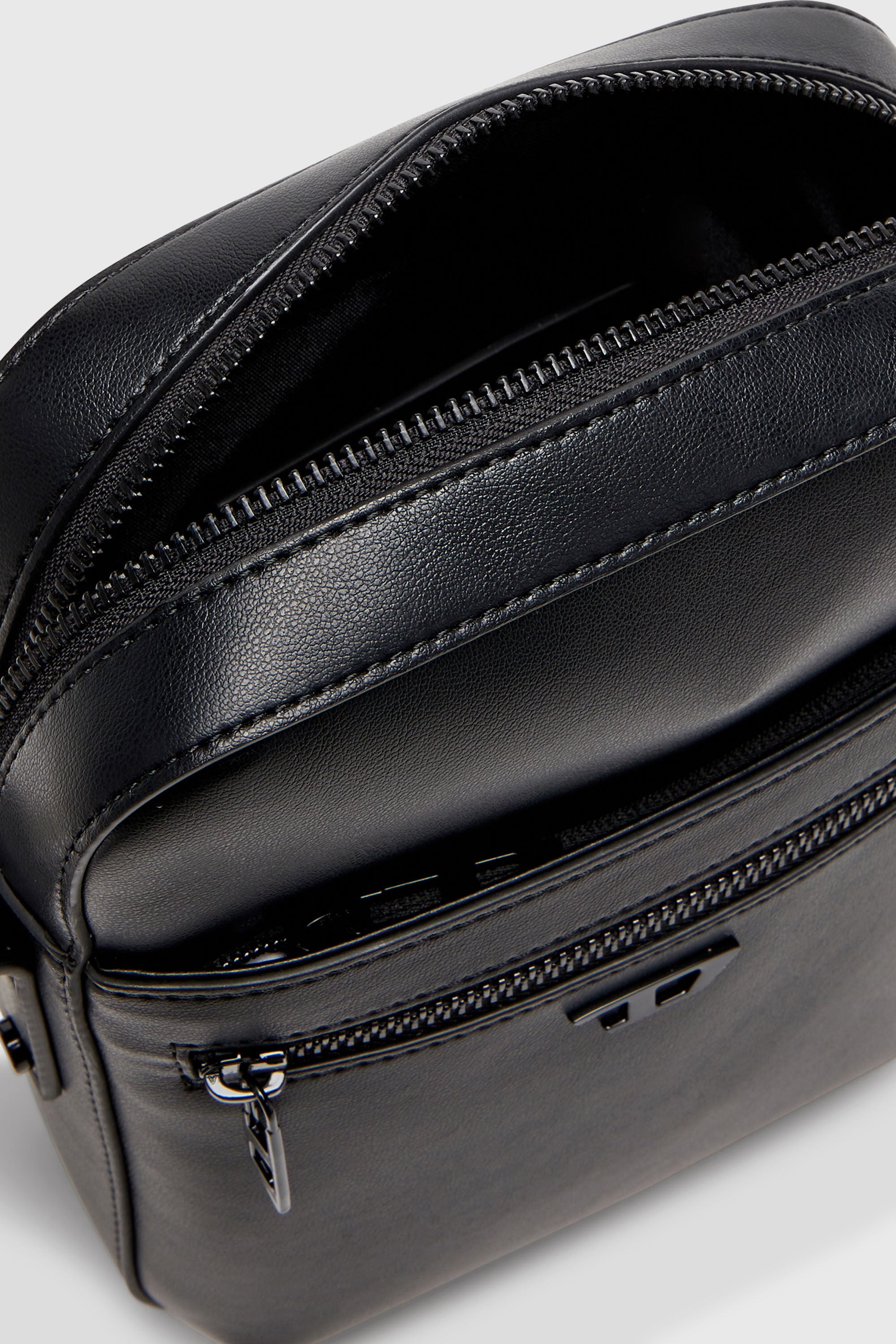 Diesel - RIVET-D CROSSBODY, Rivet-D - Borsa a tracolla in PU con dettagli rivet Uomo in Nero - 3