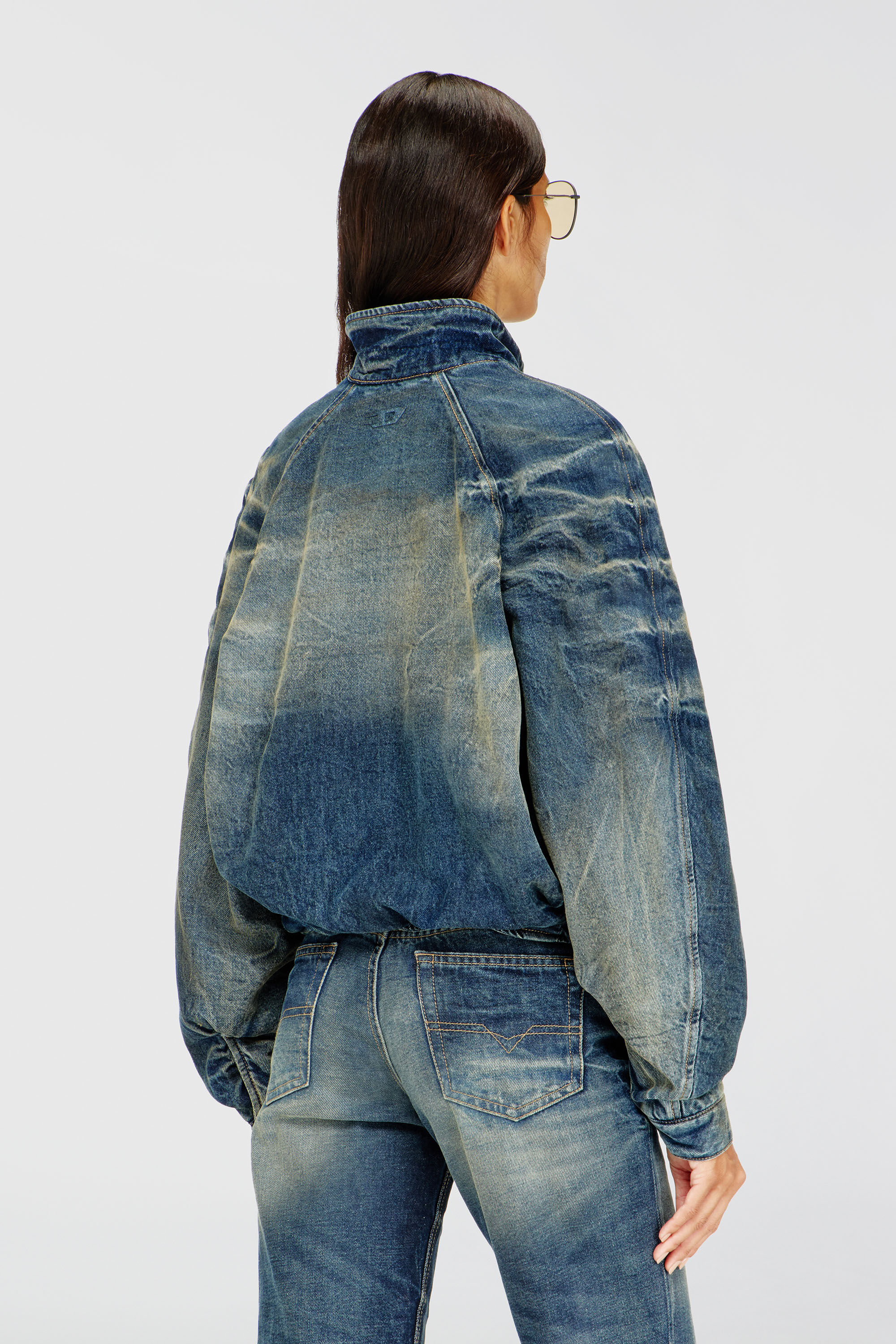 Diesel - DE-BARUS-FSJ1, Giacca imbottita in denim effetto sporco e stropicciato Donna in Blu - 4