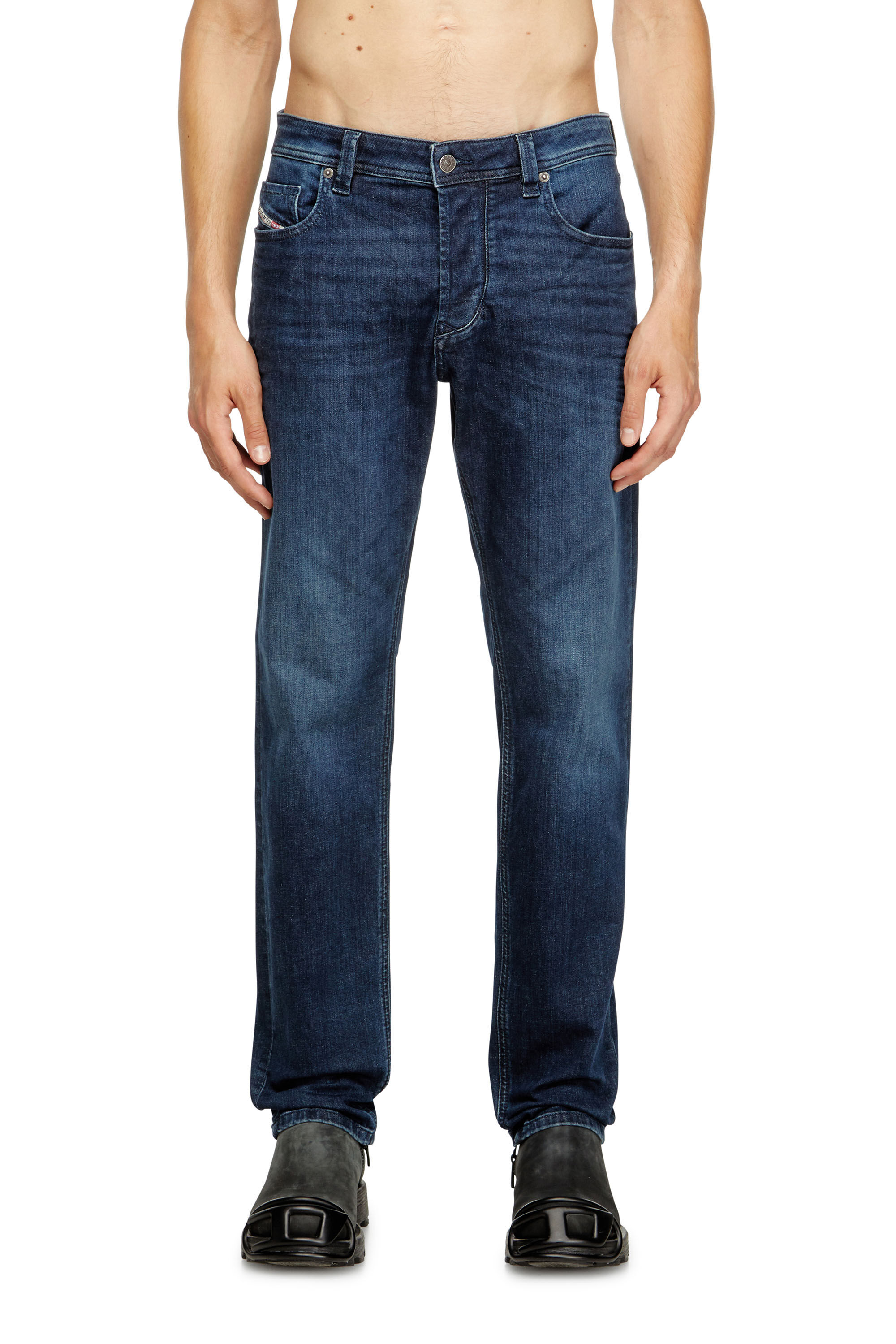 Diesel - Regular Jeans 1986 Larkee-Beex 0CNAA Homme, Bleu Foncé - Image 3