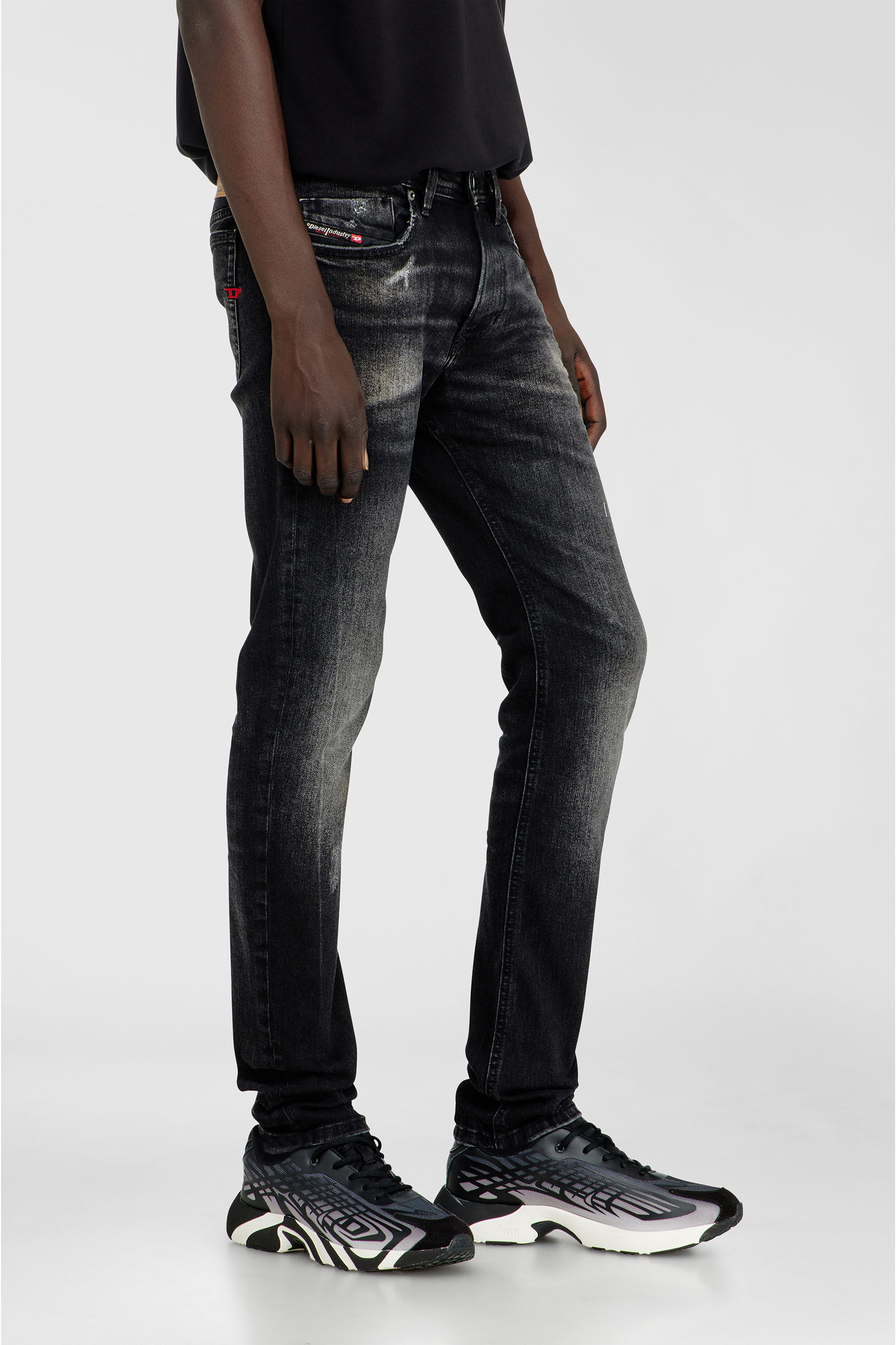 Diesel - Skinny Jeans 1979 Sleenker 0DBDP Uomo, Nero/Grigio scuro - Image 7
