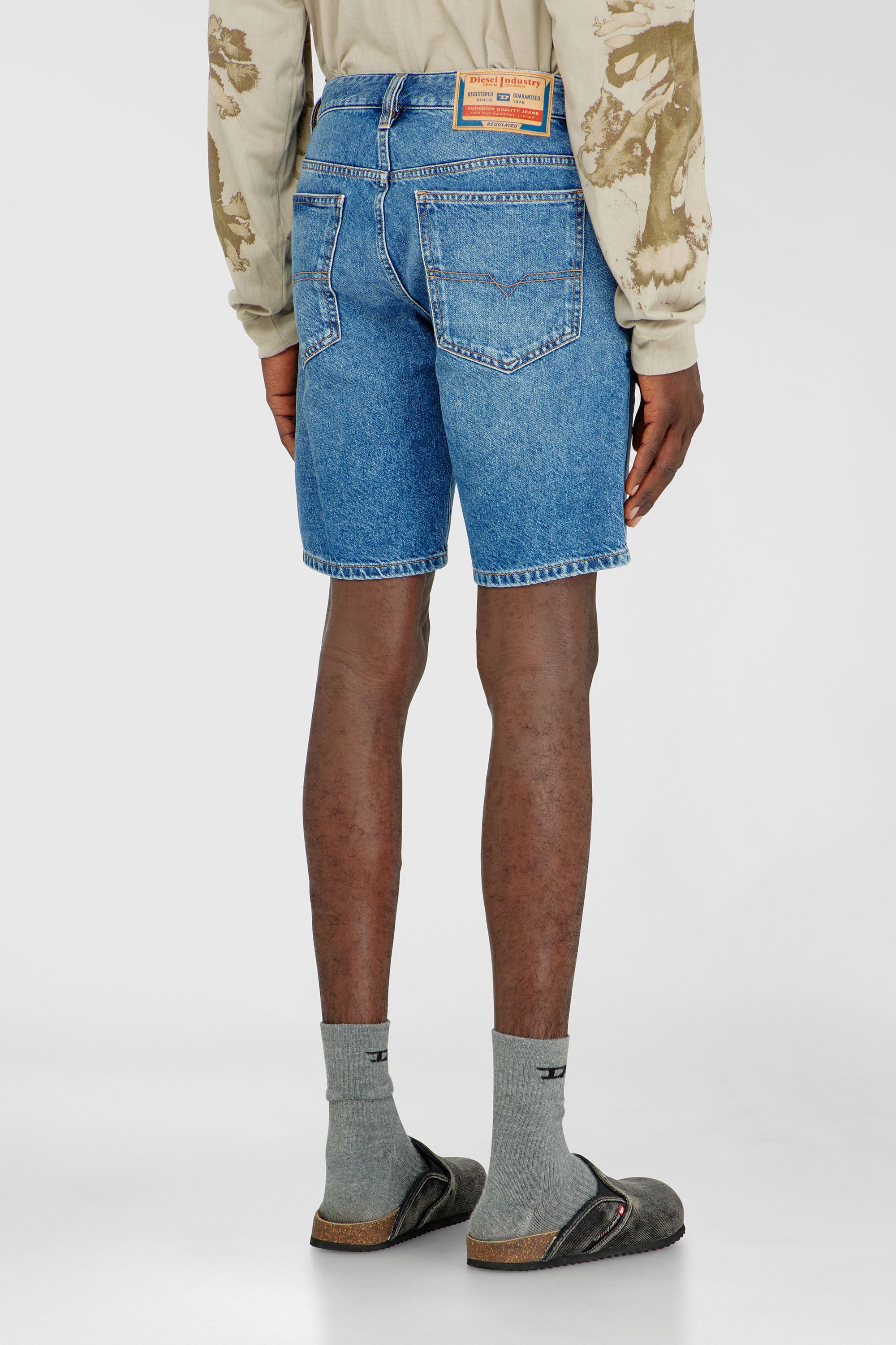 Diesel - D-FIN, Herren Schmale Shorts aus Clean-Wash-Denim in Blau - 4