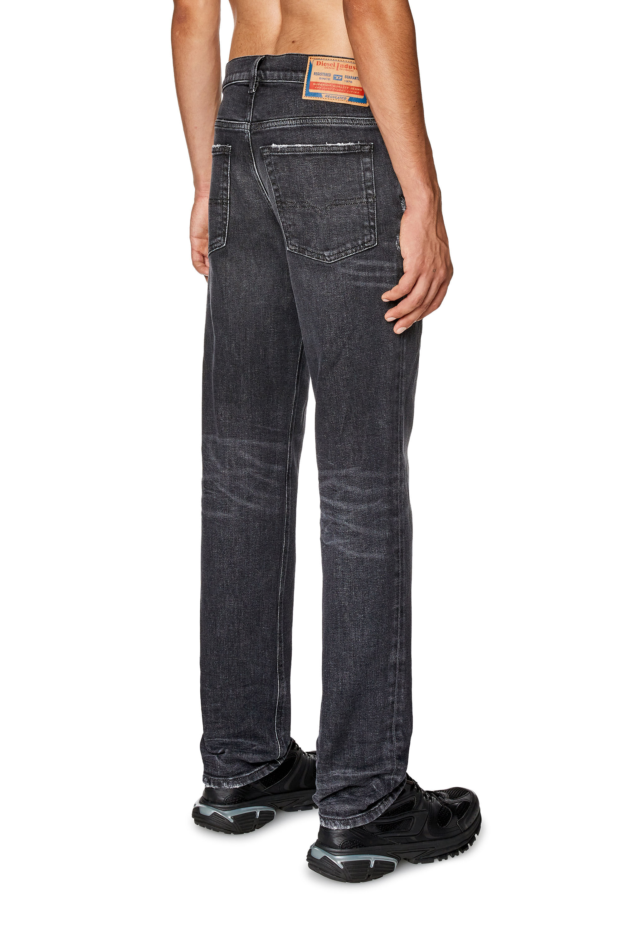 Diesel - Tapered Jeans 2023 D-Finitive 09G23, Nero/Grigio scuro - Image 4