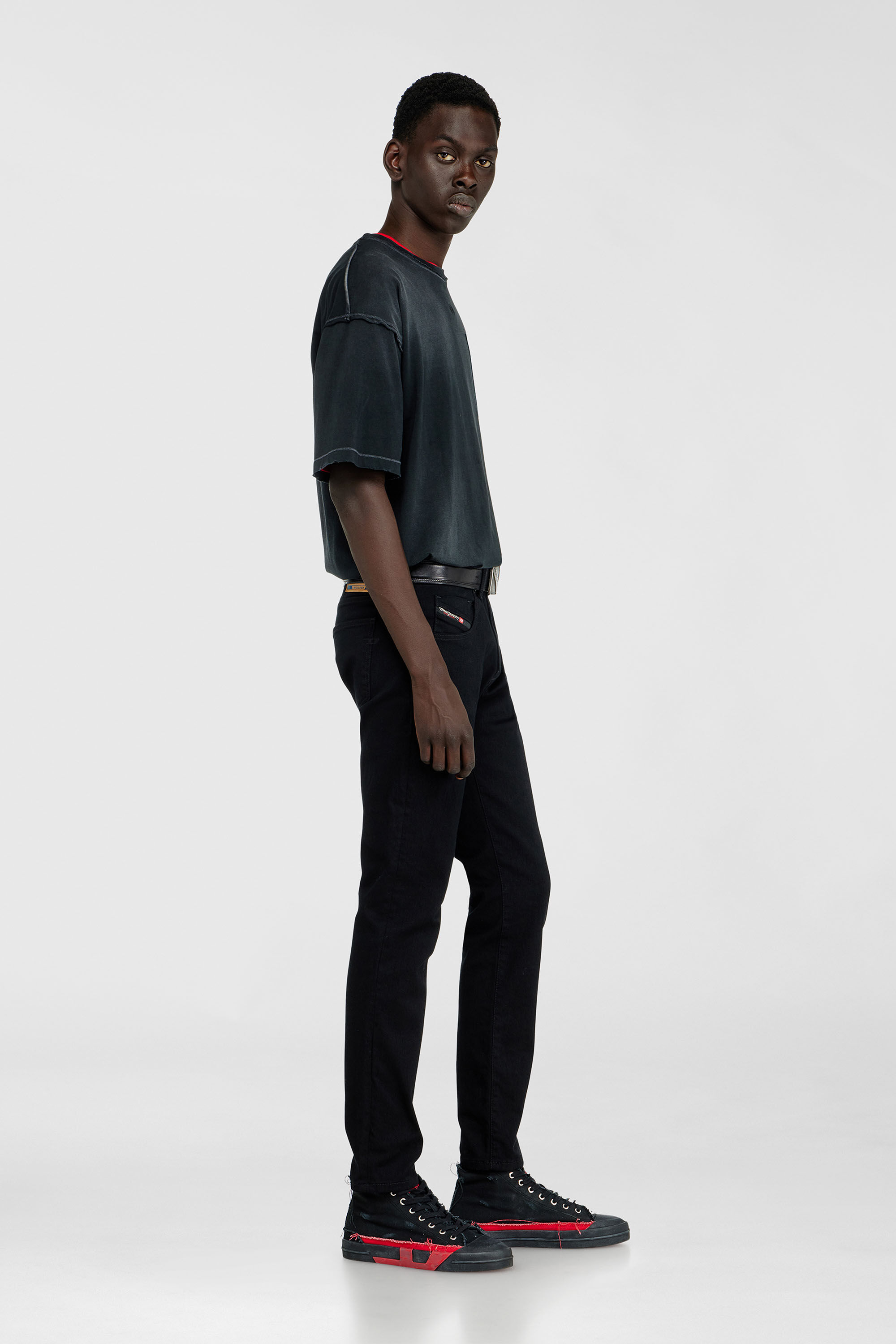 Diesel - Slim Jeans 2019 D-Strukt 069YP Uomo, Nero/Grigio scuro - Image 2