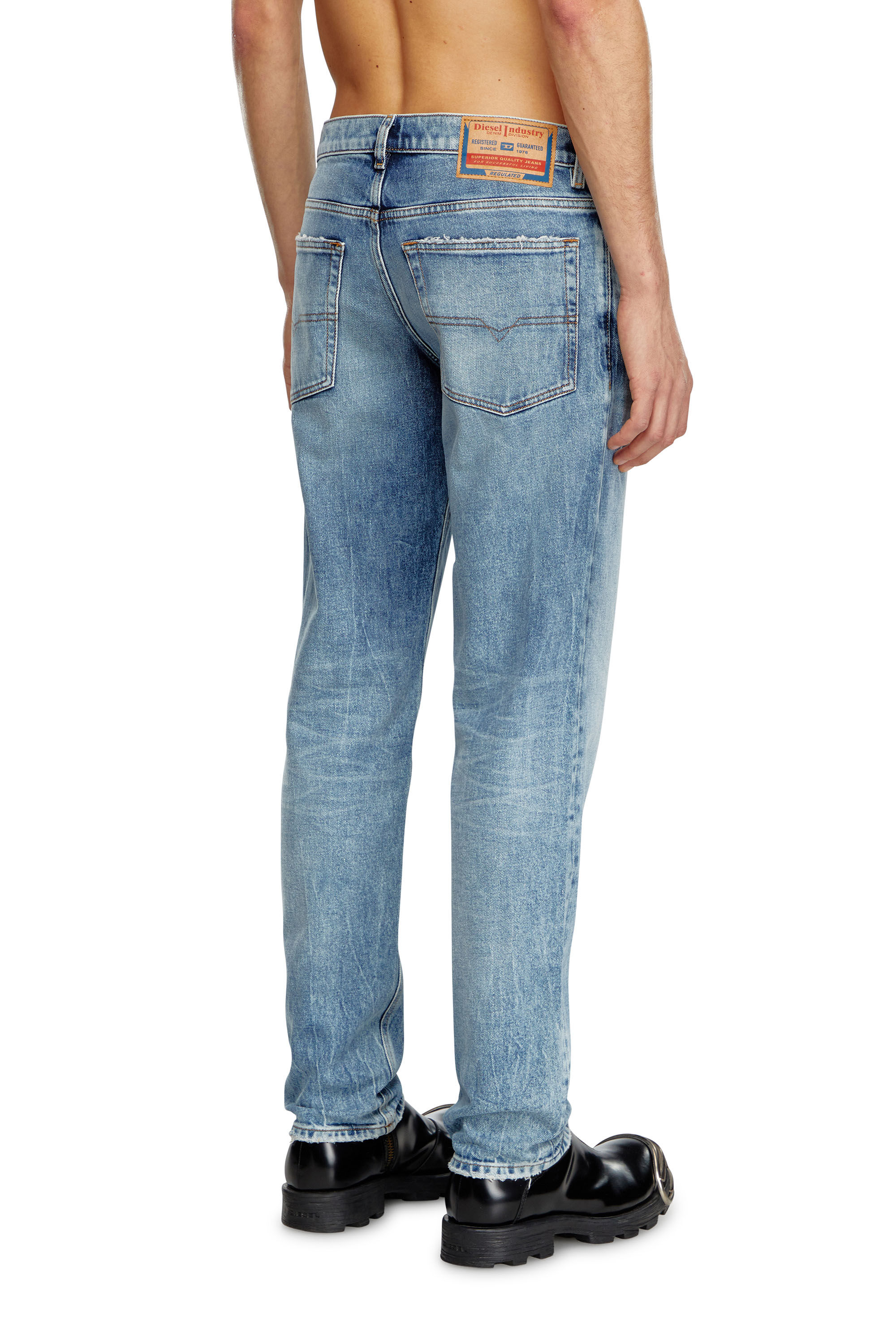 Diesel - Uomo Tapered Jeans 2023 D-Finitive 09J54, Blu medio - Image 4