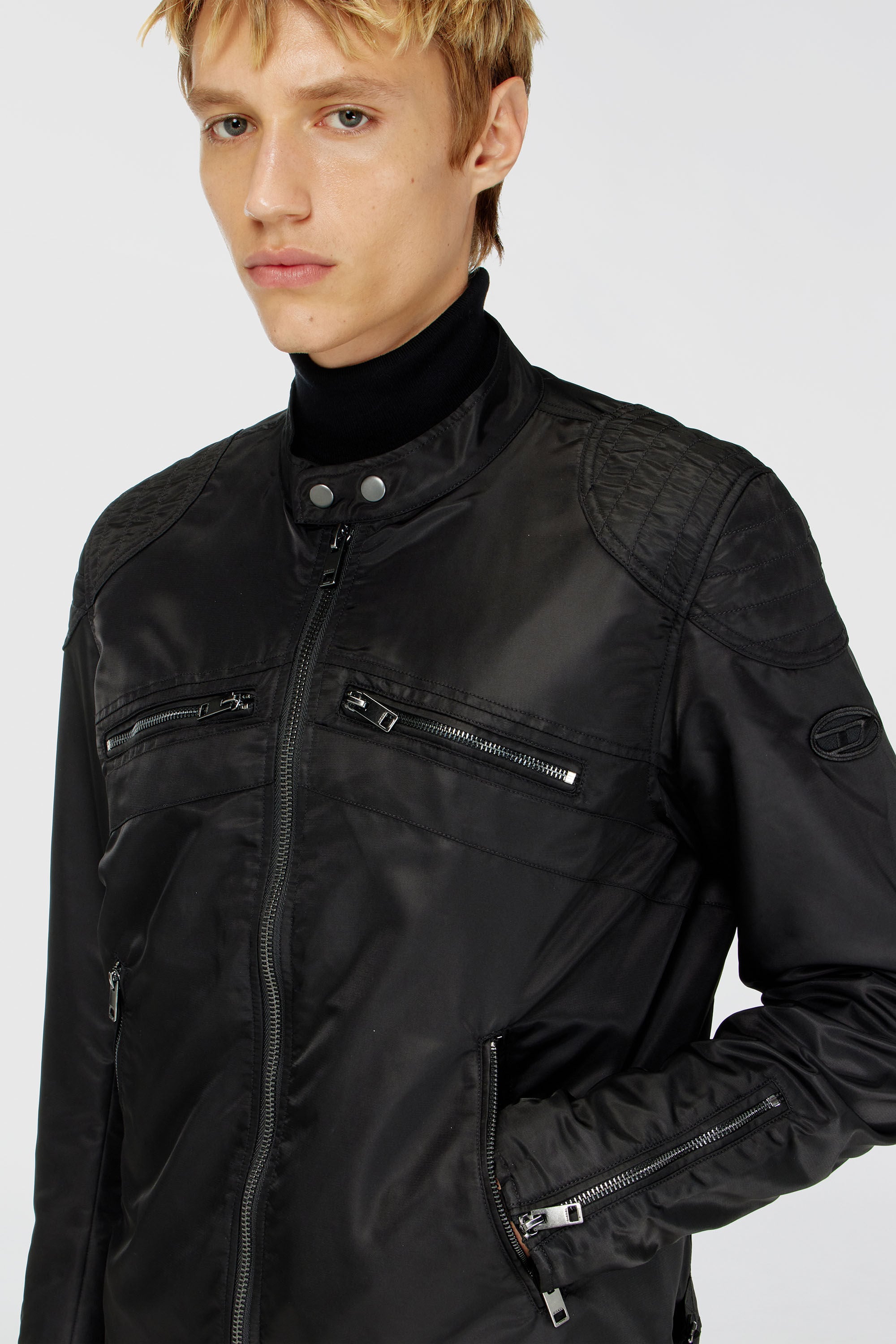 Diesel - J-GLORY-T92, Herren Nylonjacke mit gesteppten Schultern und Rei&szlig;verschlusstaschen in Schwarz - 5