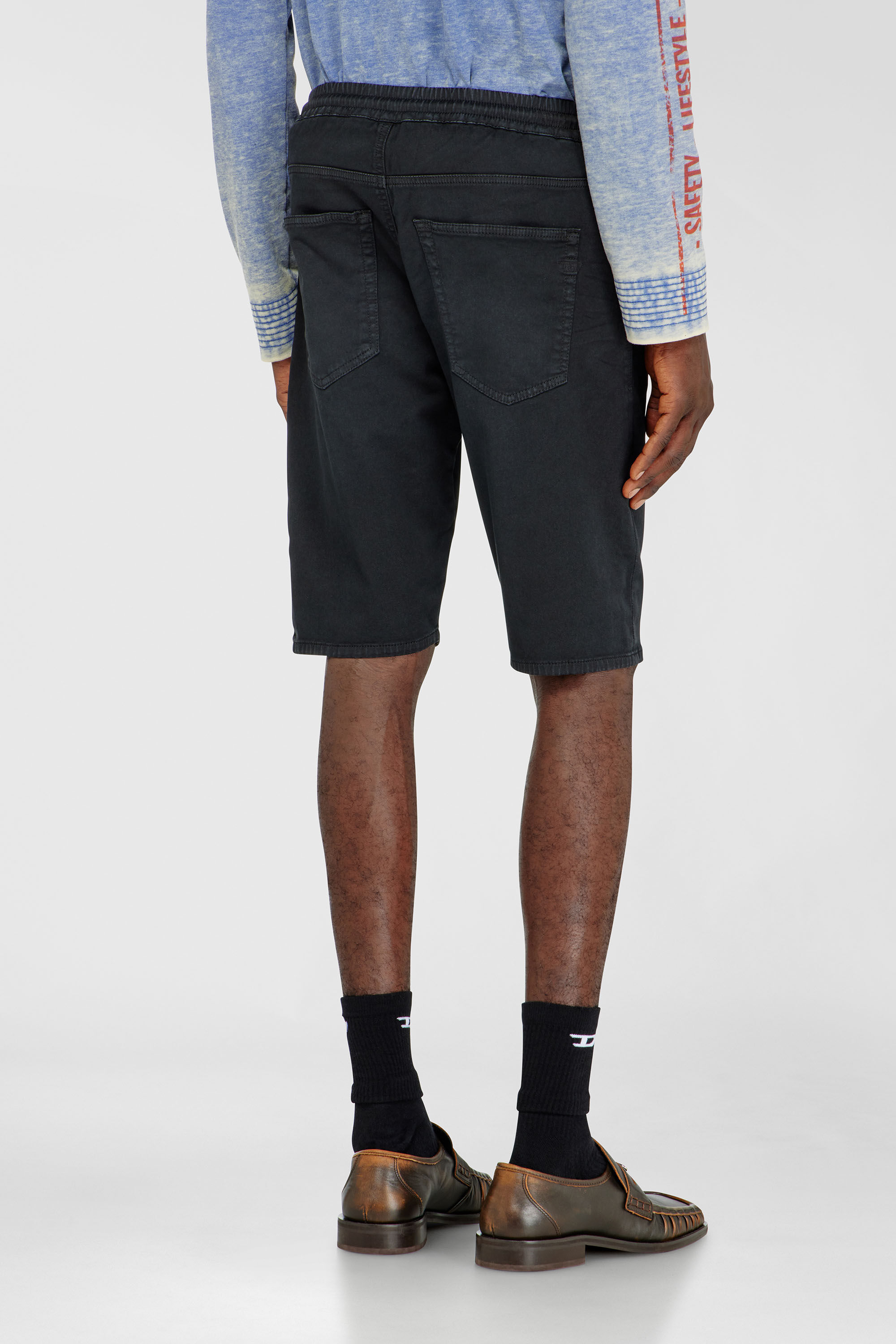 Diesel - 2033 D-KROOLEY-SHORT JOGG, Shorts chino in JoggJeans Uomo in Nero - 4