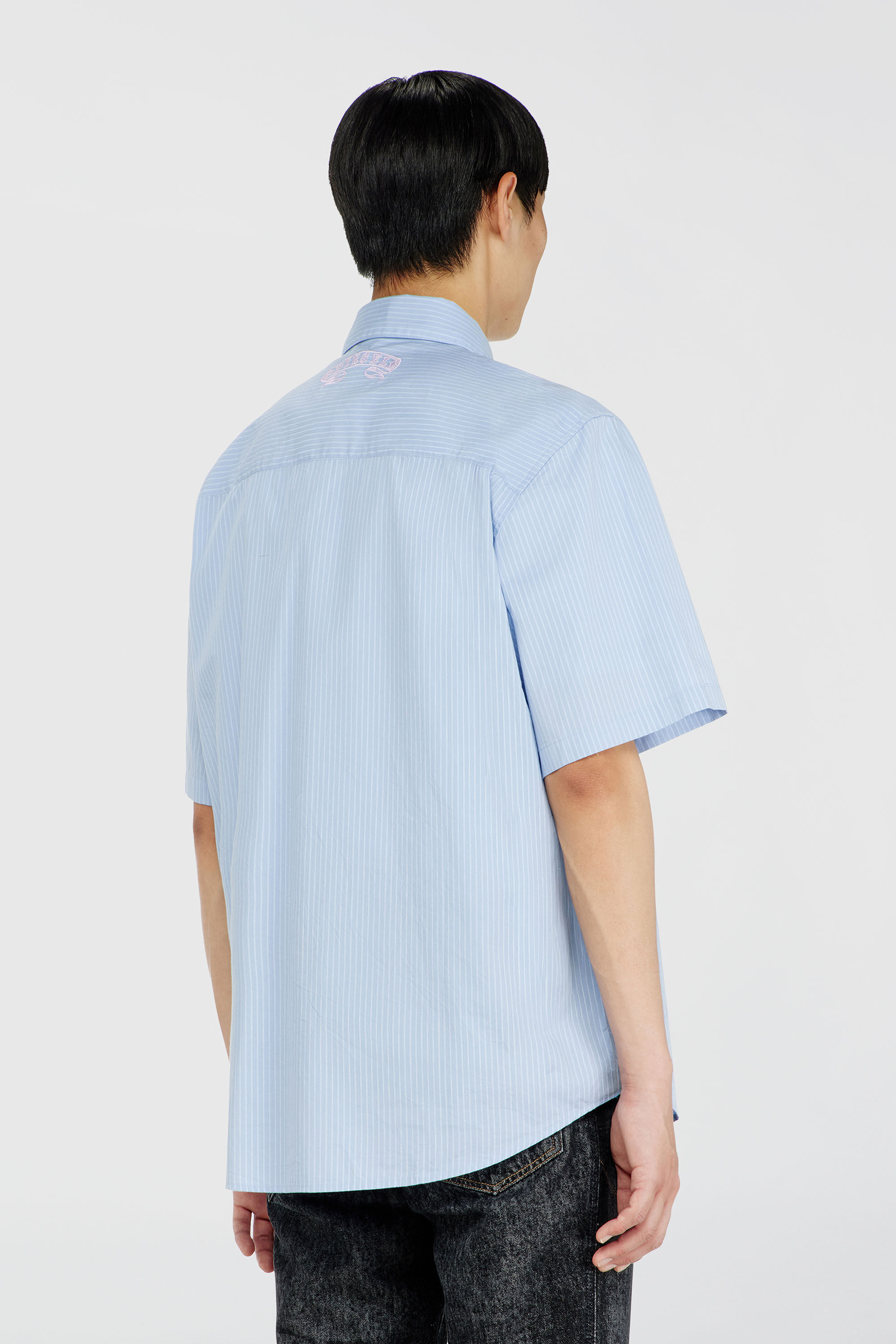Diesel - S-SIMPLY-SS-AGCZ, Camicia in popeline a righe con patch ricamato Uomo in Blu - 4