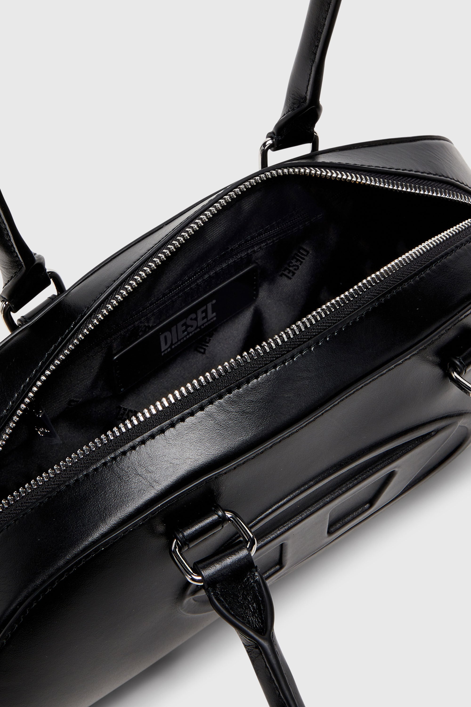 Diesel - 1DR DOME SHOULDER EW, 1DR Dome - Sac bowling allong&eacute; en cuir Femme in Noir - 3