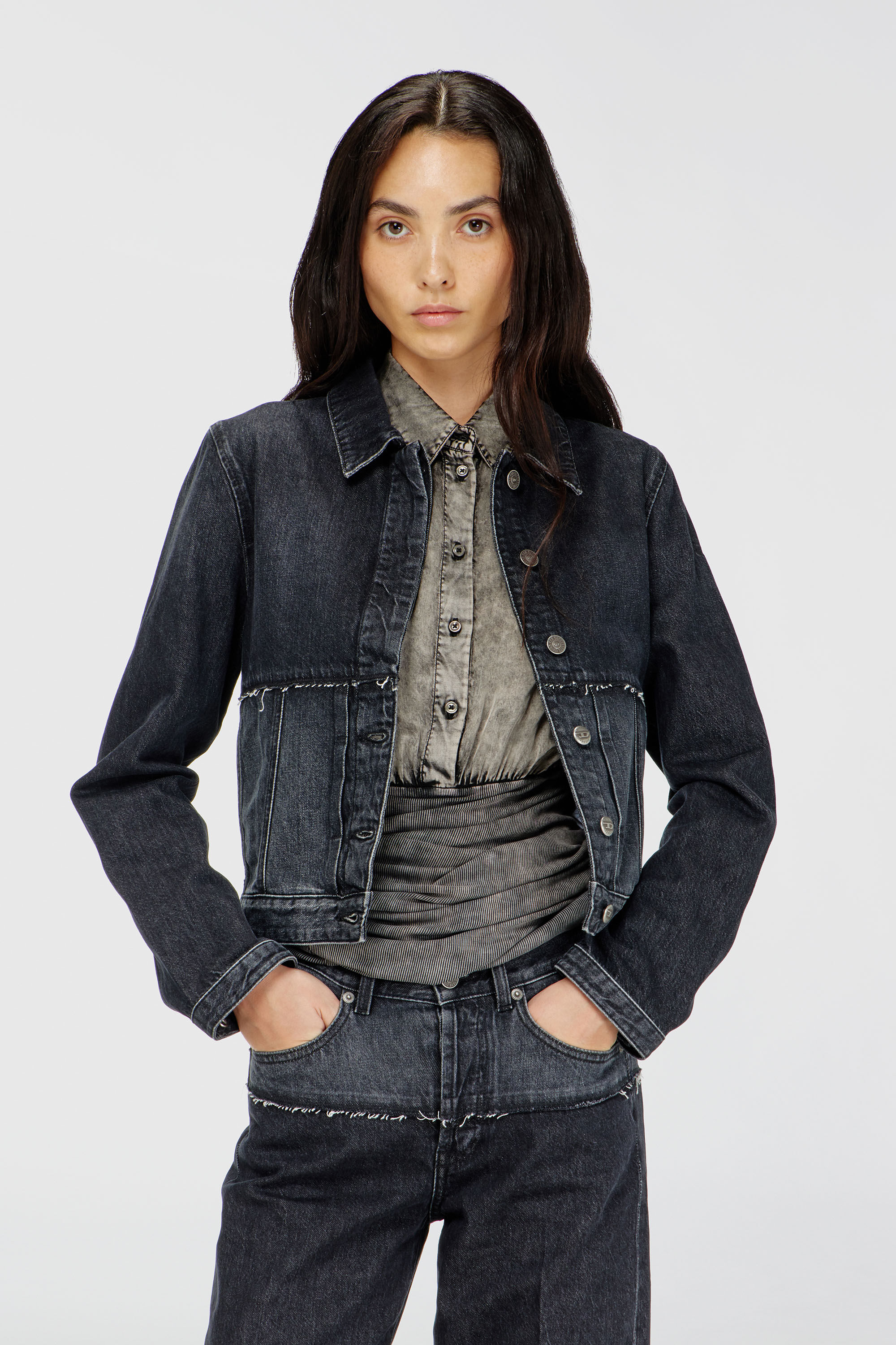 Diesel - DE-KATO-SE, Damen Jacke aus segmentiertem Denim in Schwarz/Dunkelgrau - 3