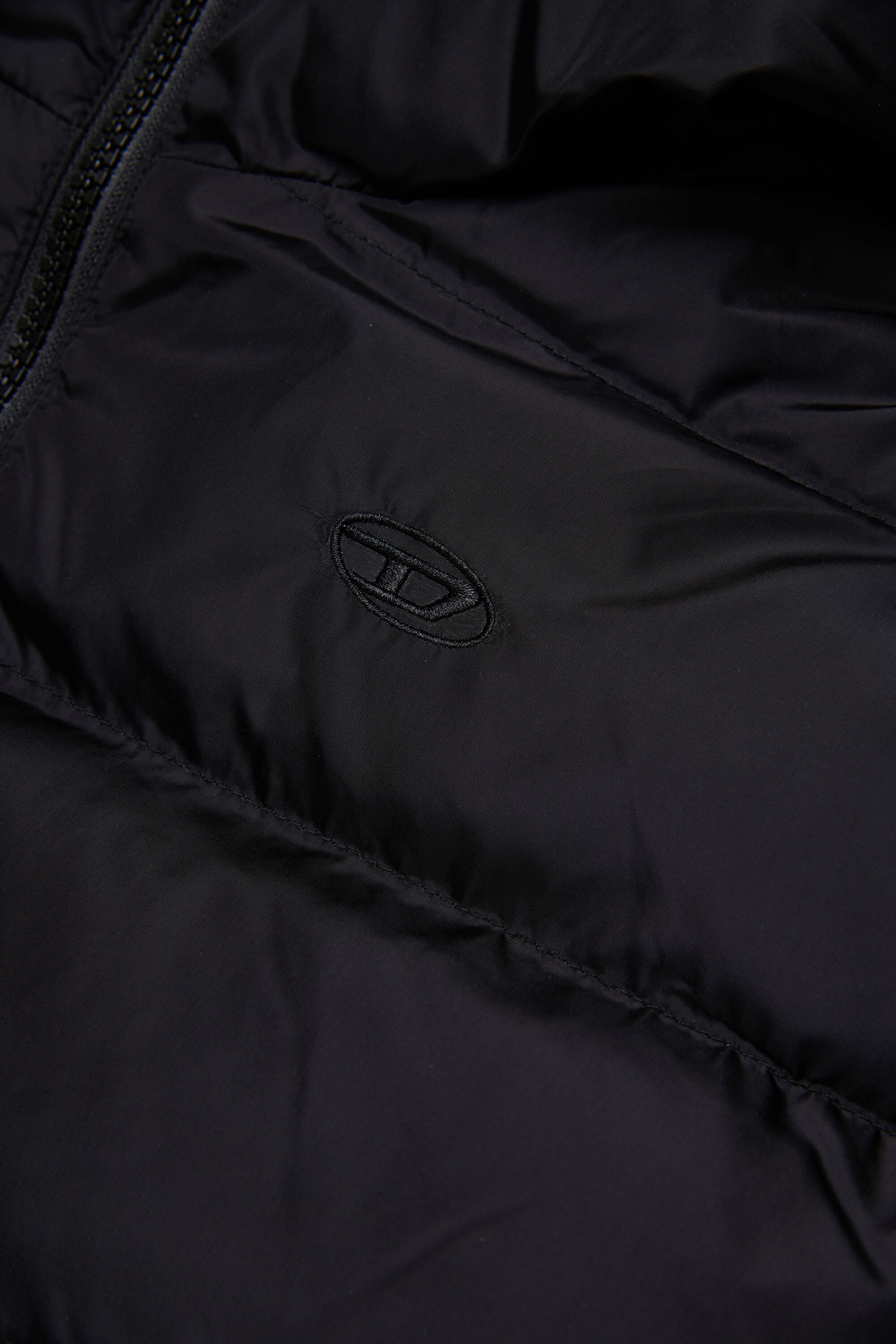 Diesel - JFENNY, Longline veste matelass&eacute;e &agrave; capuche Femme in Noir - 4