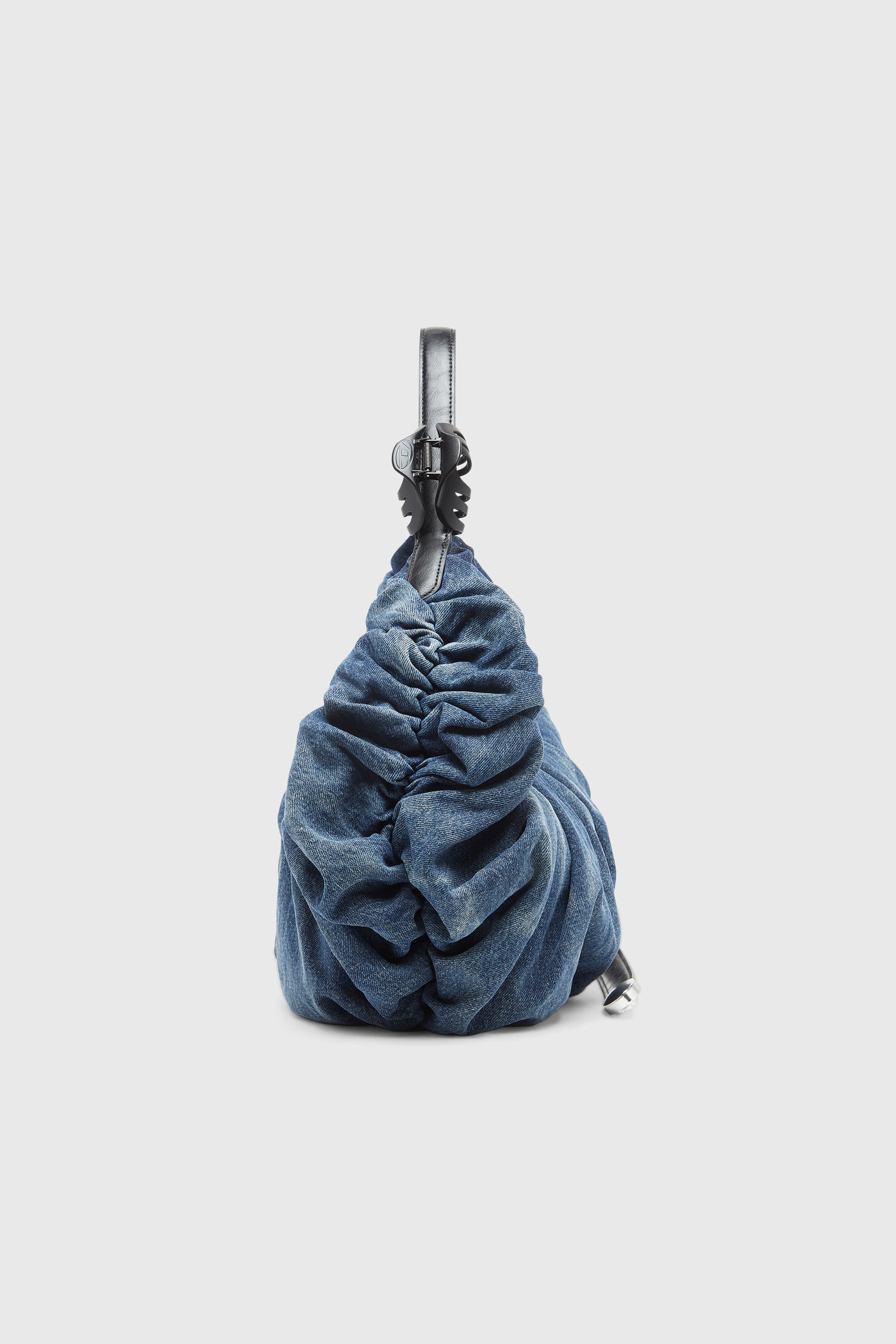 Diesel - GRAB-D HOBO L, Grab-D-Borsa hobo grande arricciata in denim trattato Donna in Blu - 4