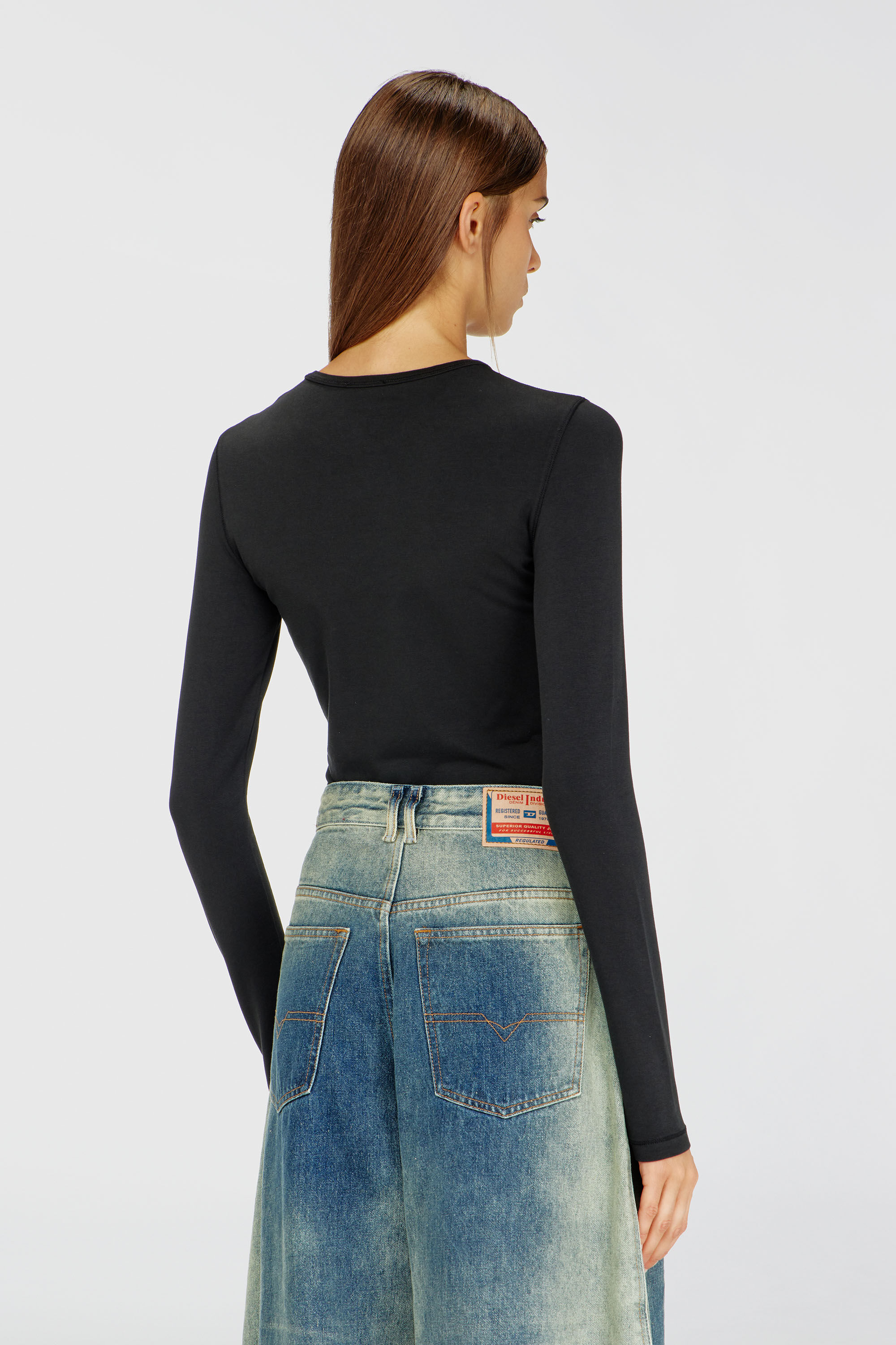 Diesel - T-UNCUTIESLONG-LS-OD, Pull en coton avec logo Oval D Femme in Noir - 4