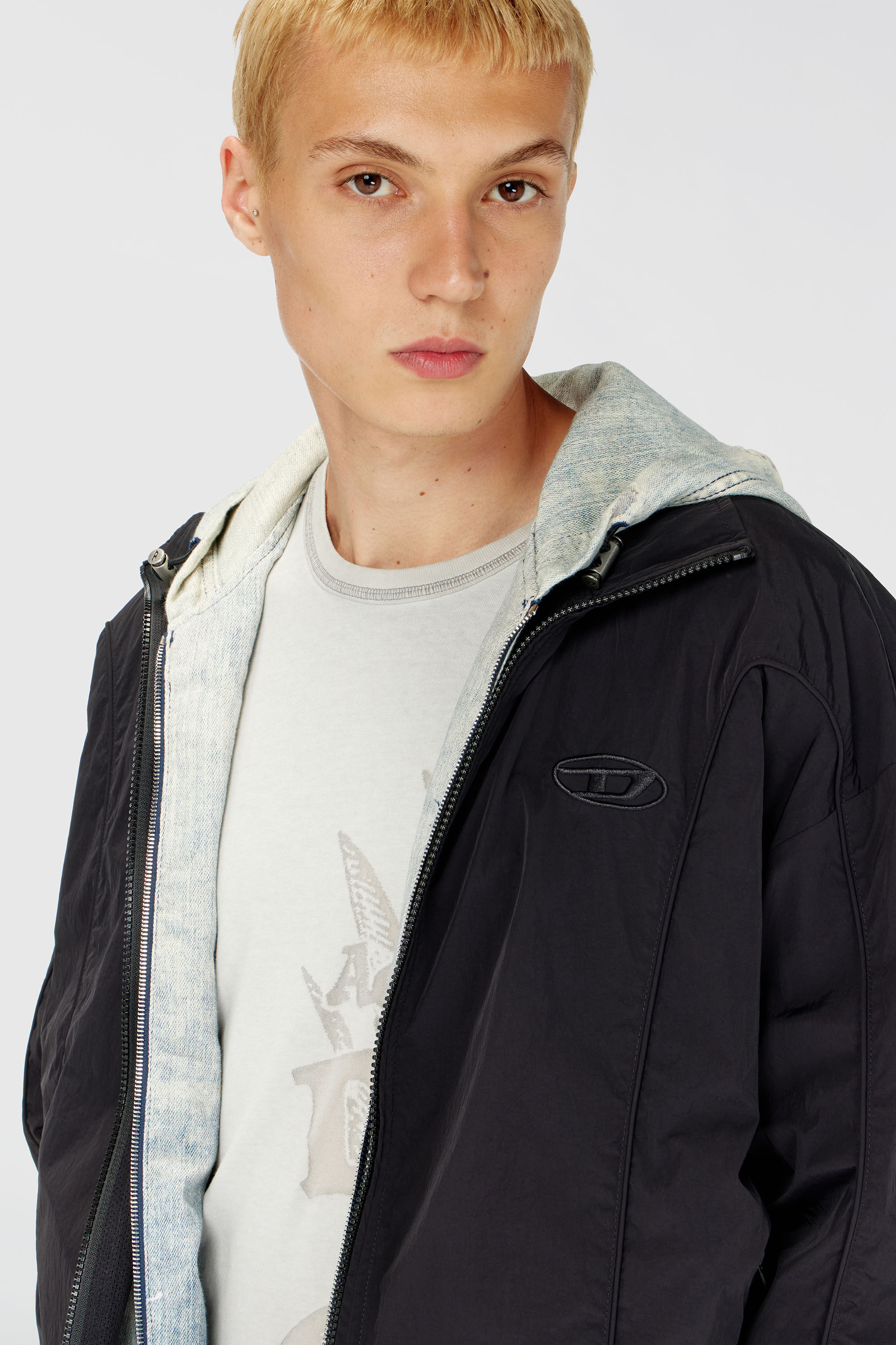 Diesel - J-FIVE-WRD-AKAD, Giacca in nylon crinkle con piping Uomo in Nero - 5