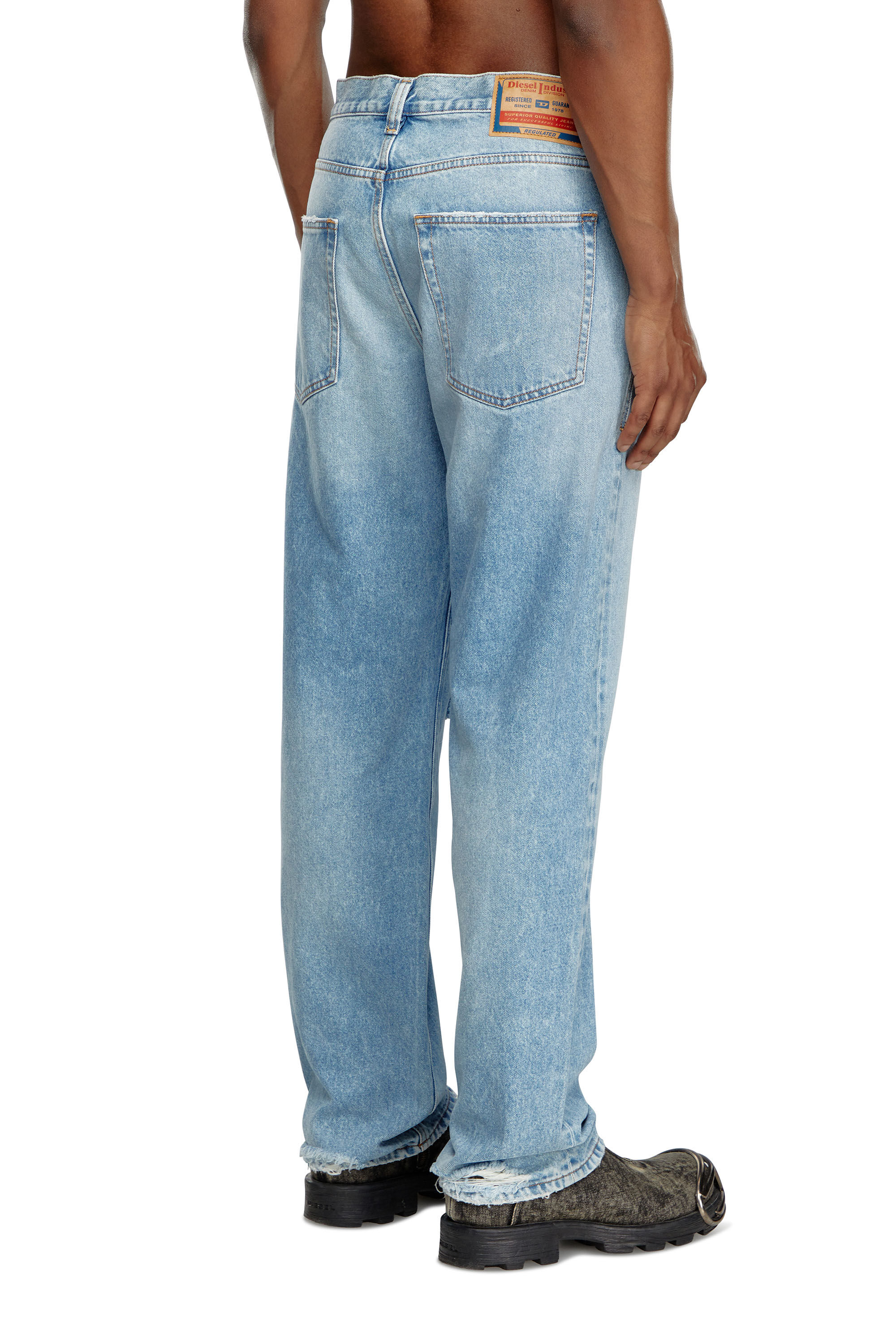 Diesel - Homme Straight Jeans 2010 D-Macs 09J80, Bleu Clair - Image 4