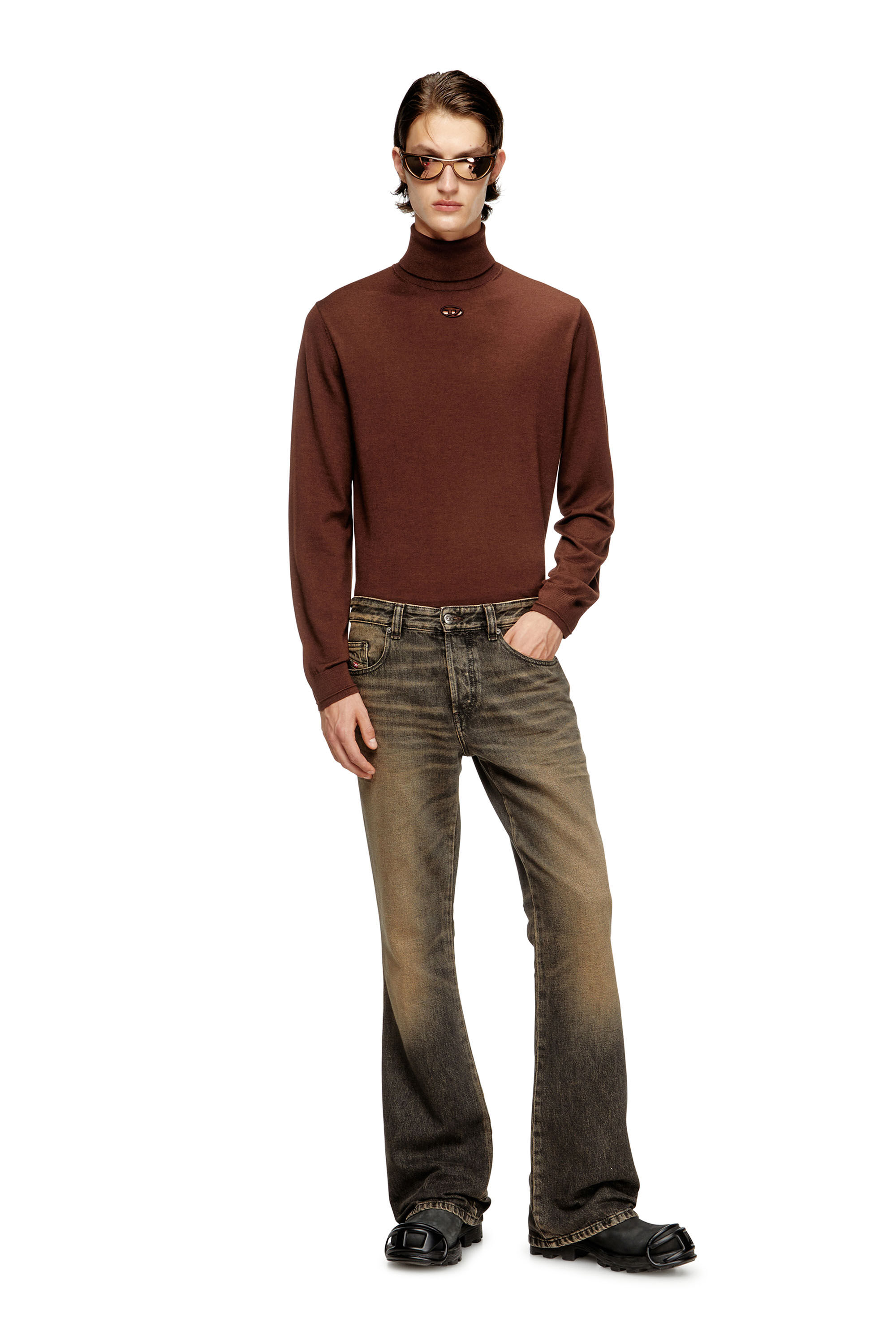 Diesel - K-VARTA, Dolcevita in lana con logo cut-out Uomo in Marrone - 1