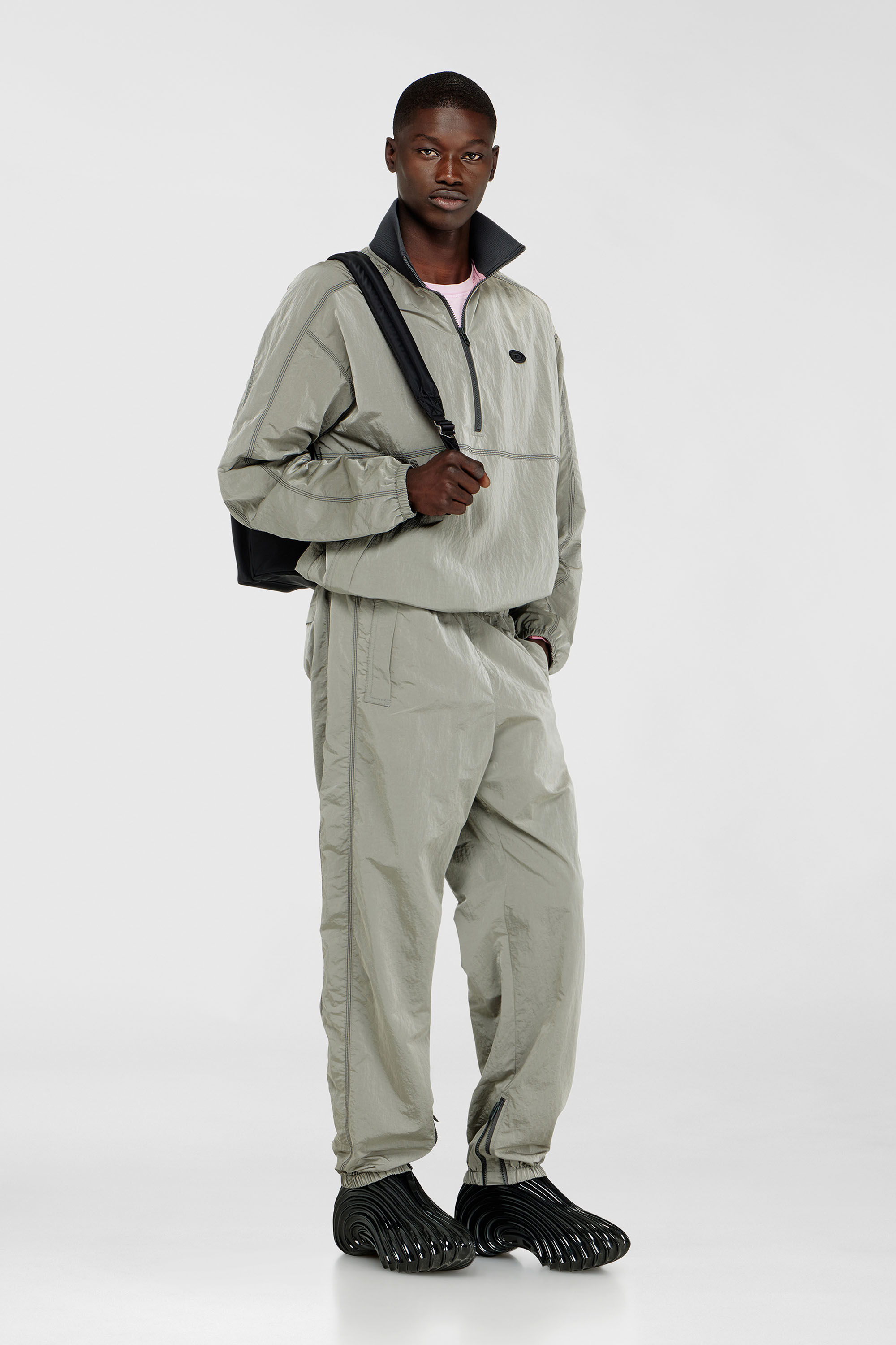 Diesel - J-ANOK, Veste en nylon &agrave; effet froiss&eacute; Homme in Gris - 1
