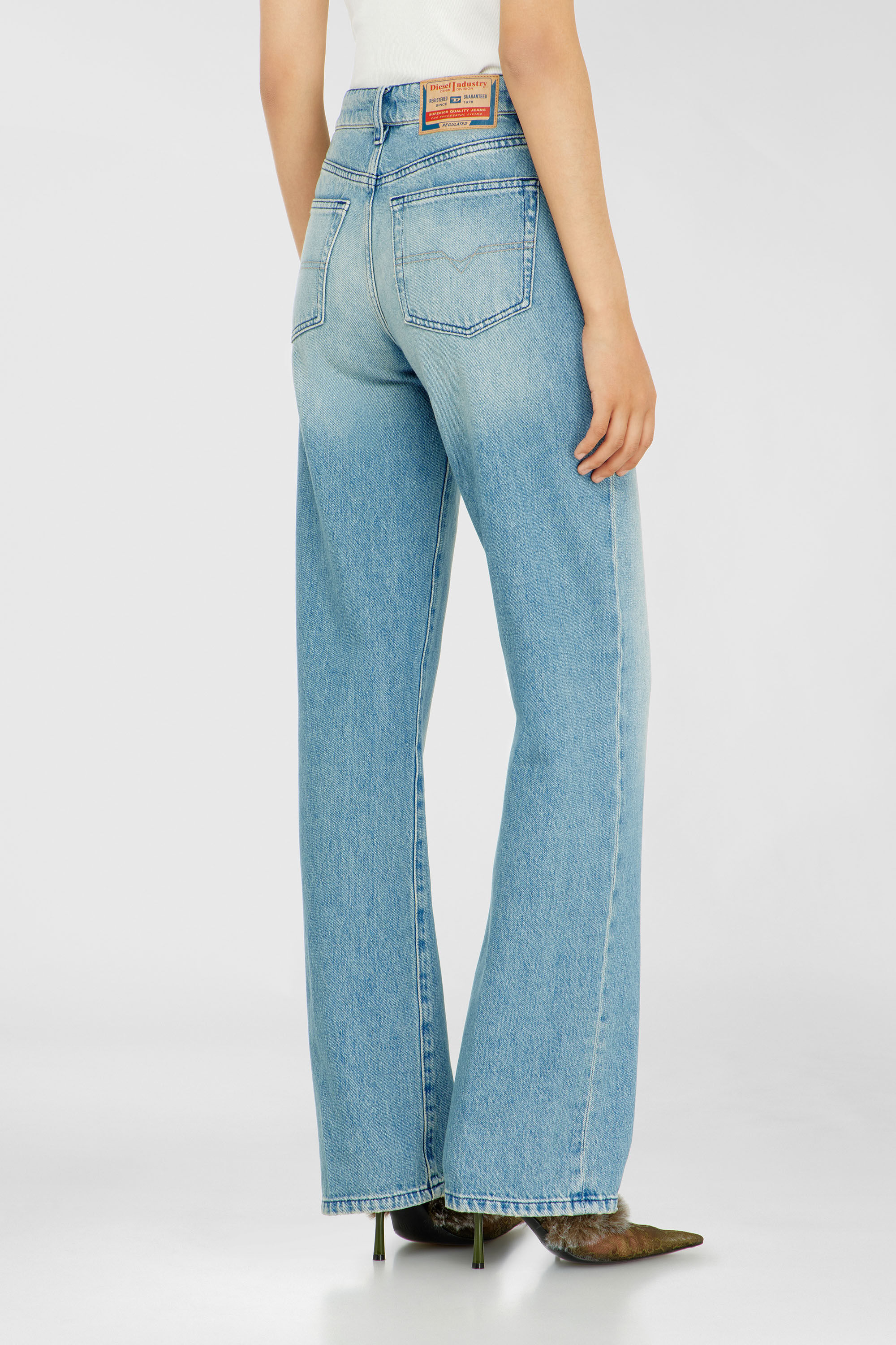 Diesel - Regular Jeans 1971 D-Sent 0BEBF Femme, Bleu Clair - Image 5