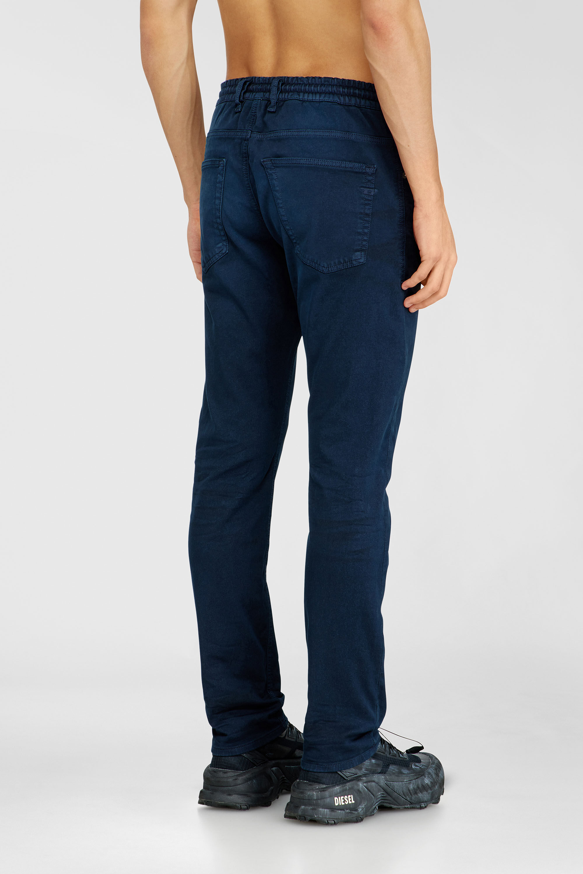 Diesel - Regular 2032 D-Krooley Joggjeans&reg; 0670M Uomo, Blu - Image 3