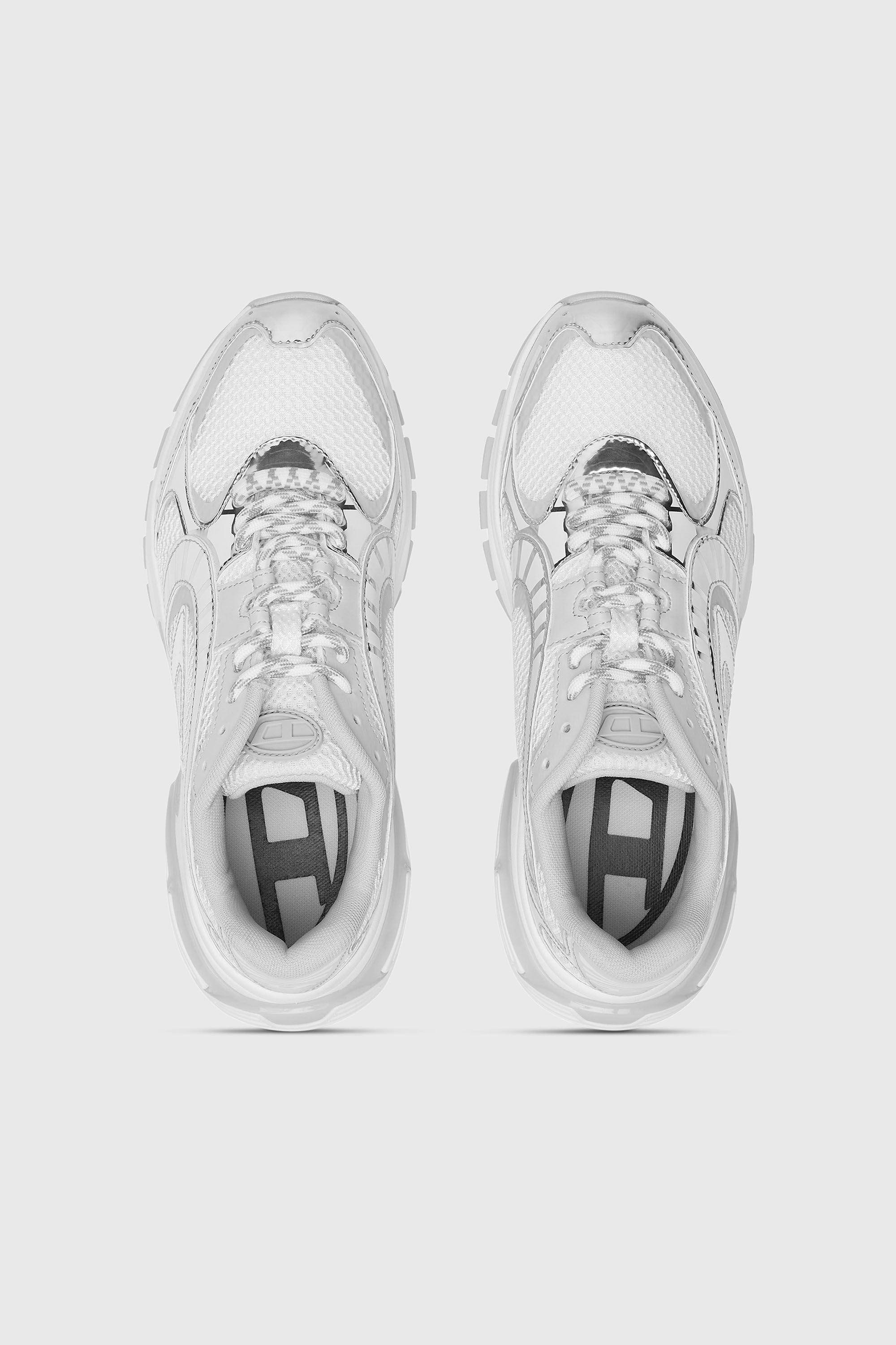 Diesel - S-PRO-V-DENSE LOW W, Damen S-Pro-V-Dense-Sneakers aus Metallic-Mesh mit Oval D-Logo in Wei&szlig;/Silber - 4