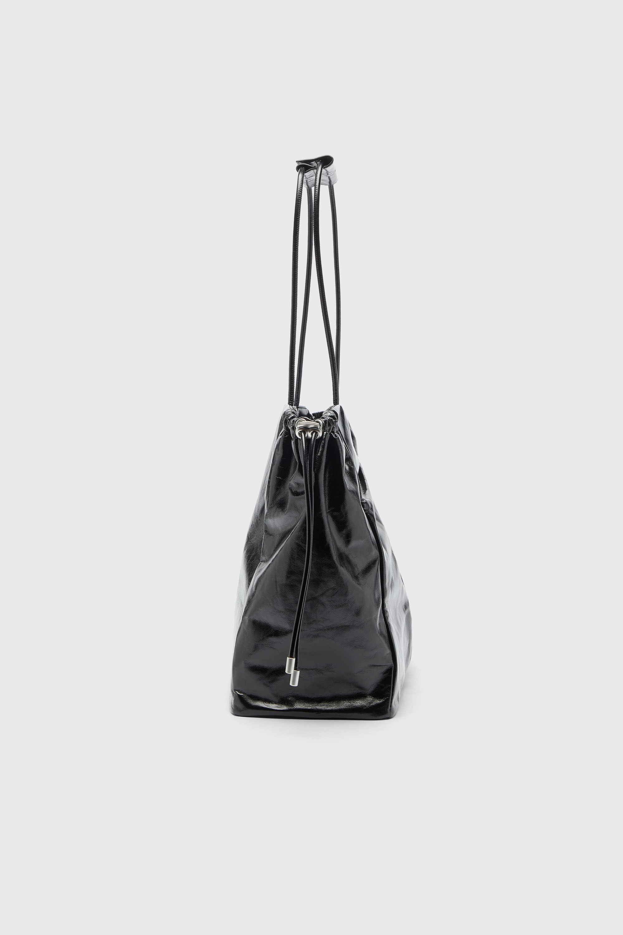 Diesel - SCRUNCH-D TOTE E/W, Damen Scrunch-D - Tote-Bag aus gl&auml;nzendem, geknittertem Leder in Schwarz - 4