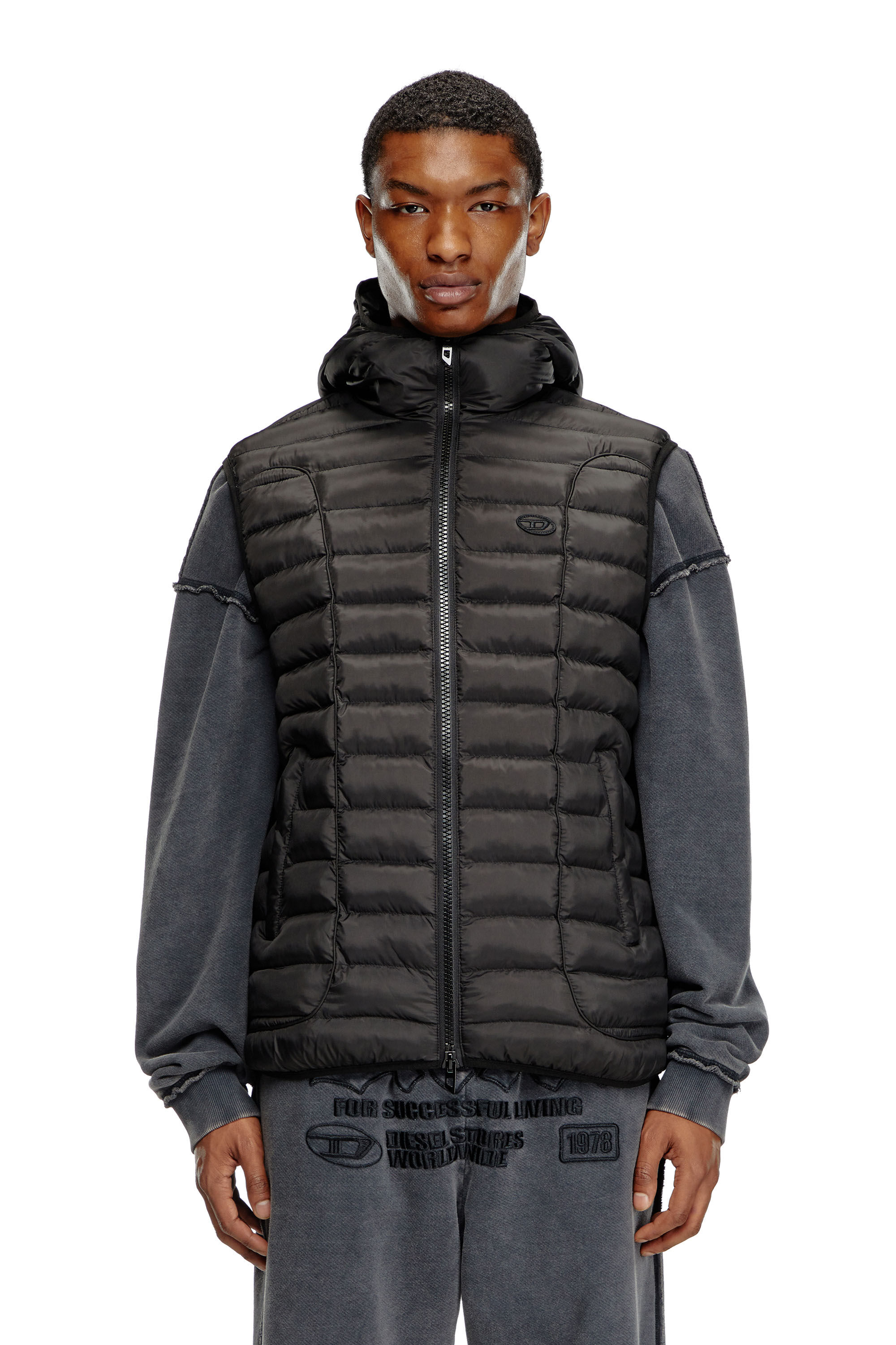 Diesel - W-TEMPLE, Gilet imbottito in nylon leggero Uomo in Nero - 3