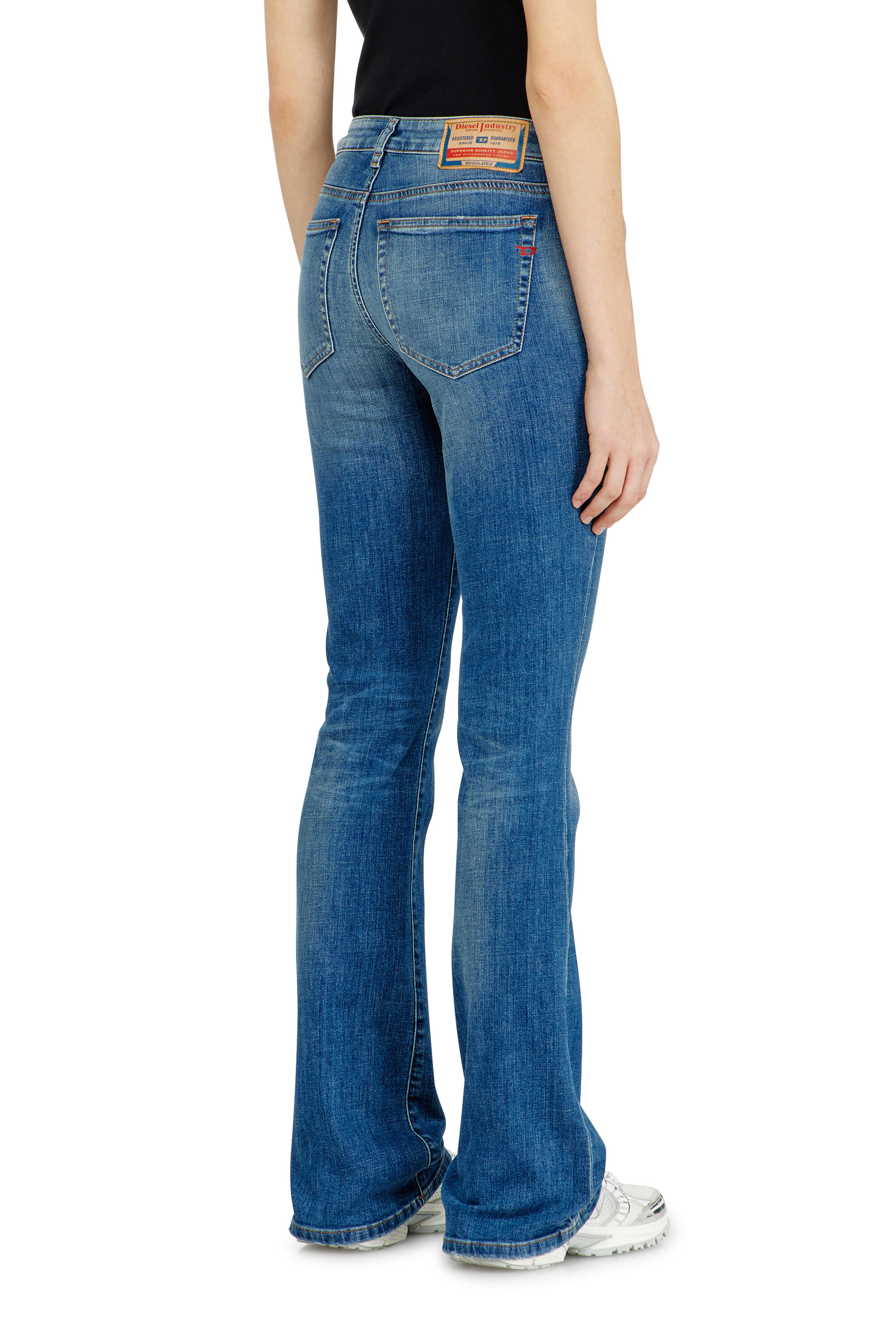 Diesel - Bootcut Jeans 1969 D-Ebbey 09J33 Donna, Blu medio - Image 5