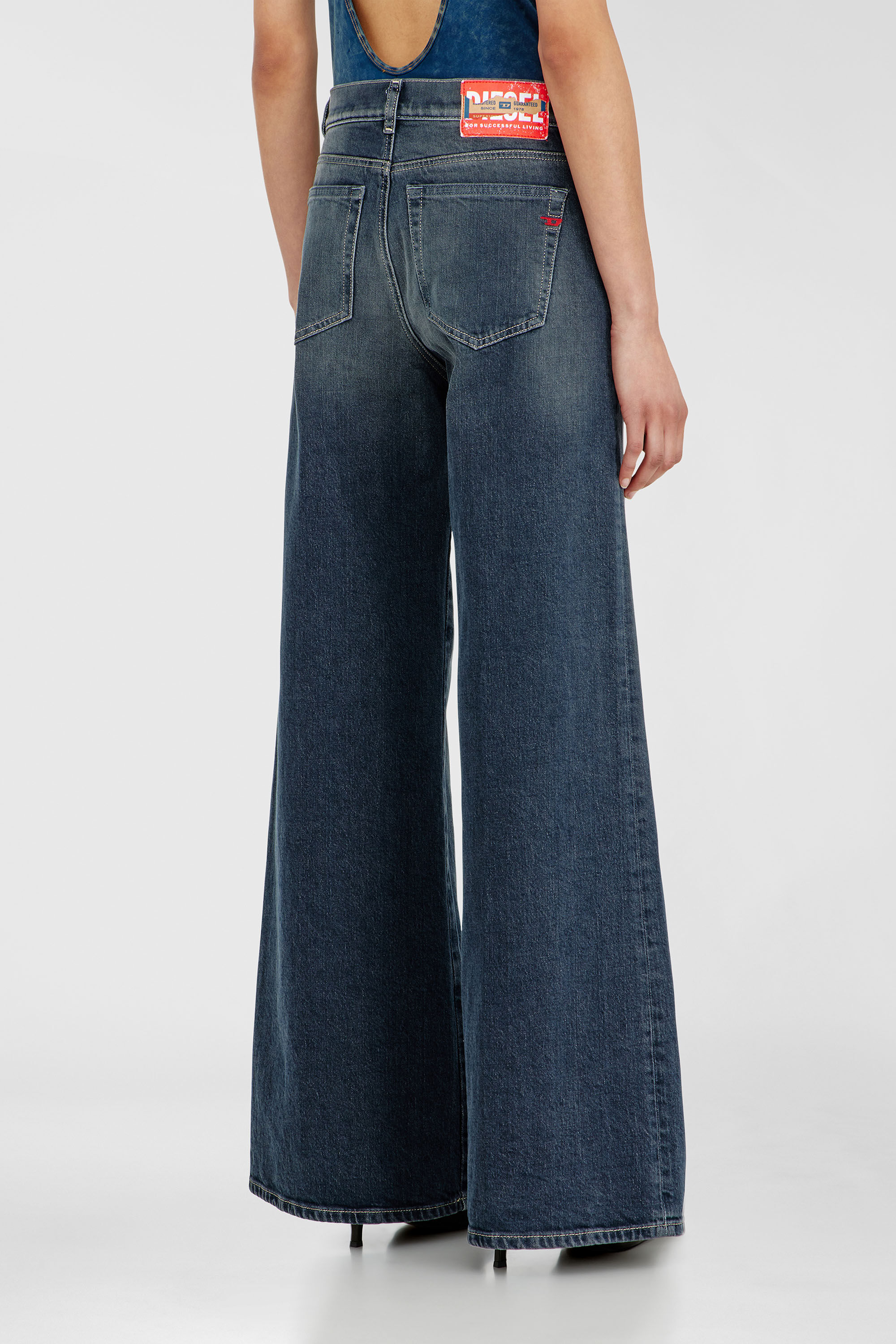 Diesel - Damen Flare Jeans 1978 D-Akemi 007EI, Dunkelblau - 5