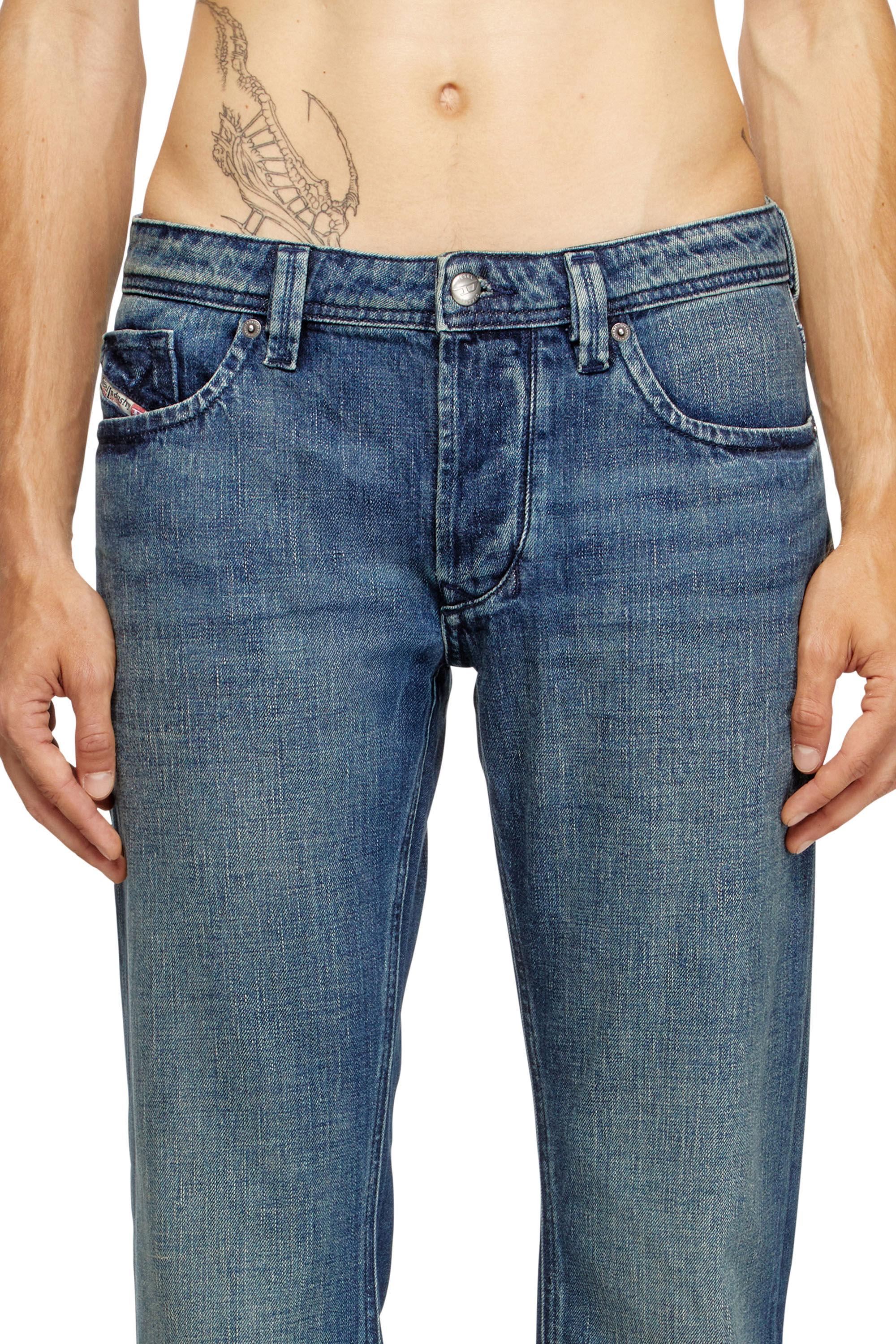 Diesel - Regular Jeans 1985 Larkee 0DBDS Uomo, Blu Scuro - Image 5