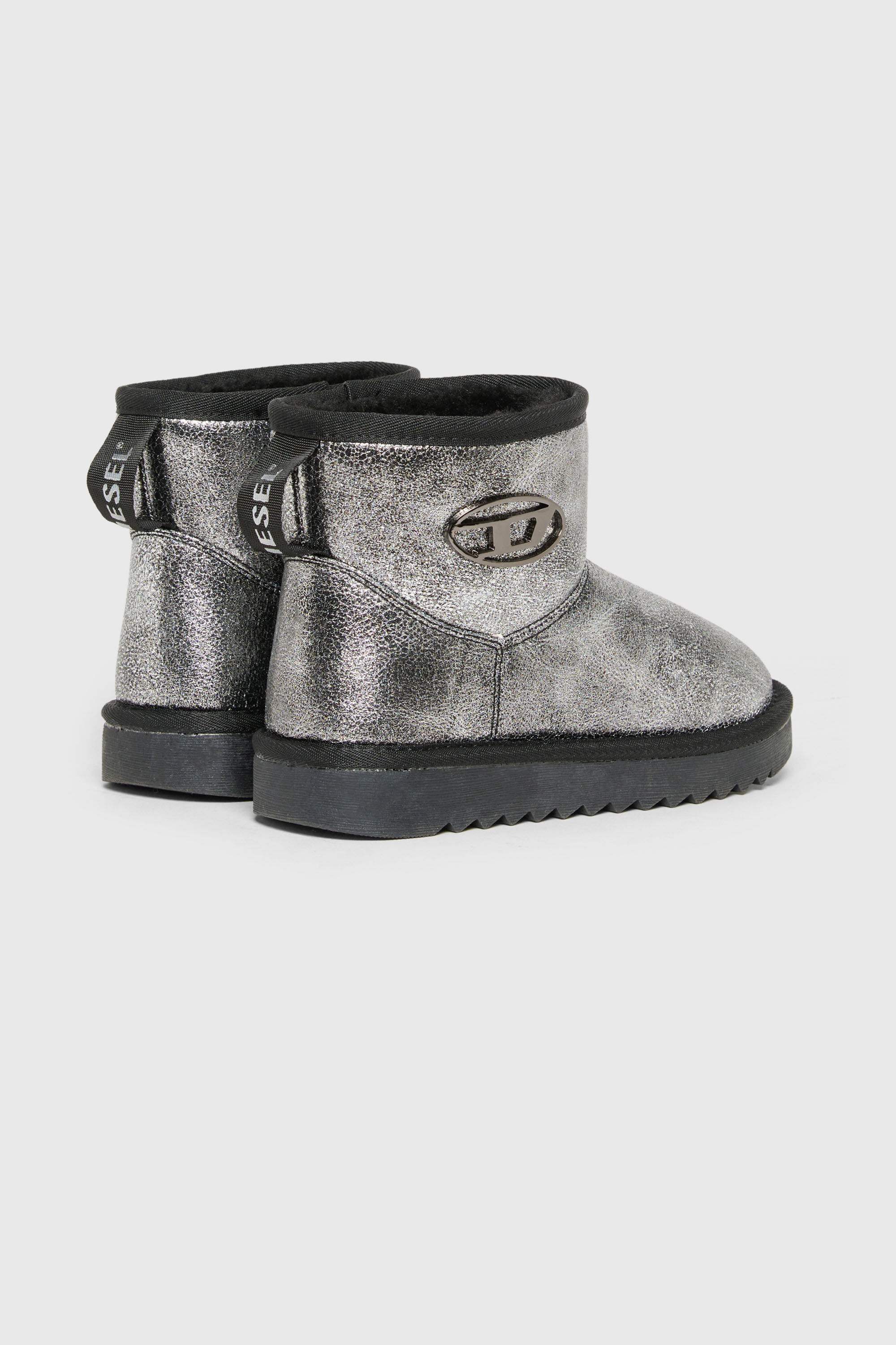 Diesel - D-DAATEN, D-Daaten - Stivali metallizzati con fodera peluche Unisex in Argento - 3