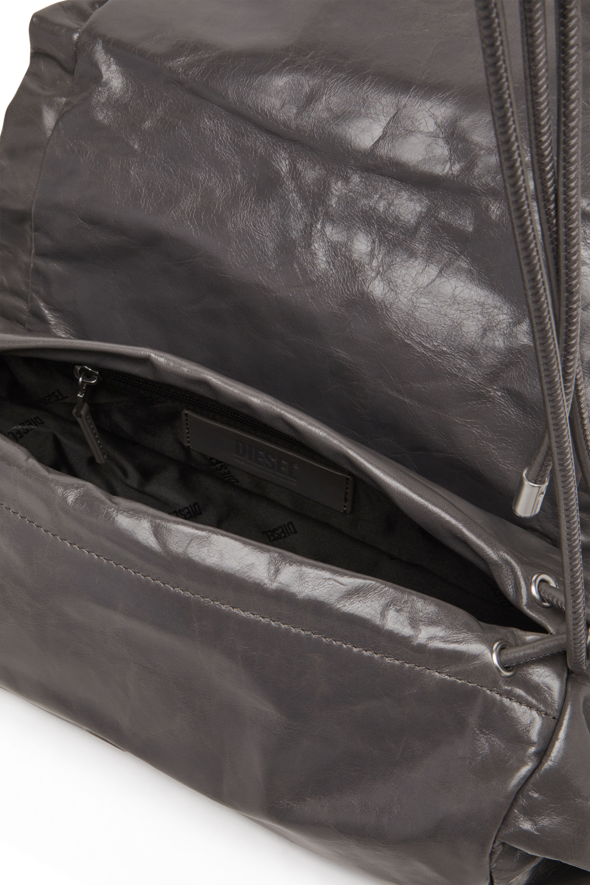 Diesel - SCRUNCH-D SHOULDER M, Damen Scrunch-D M-Schultertasche aus glänzendem Leder in Grau - 5