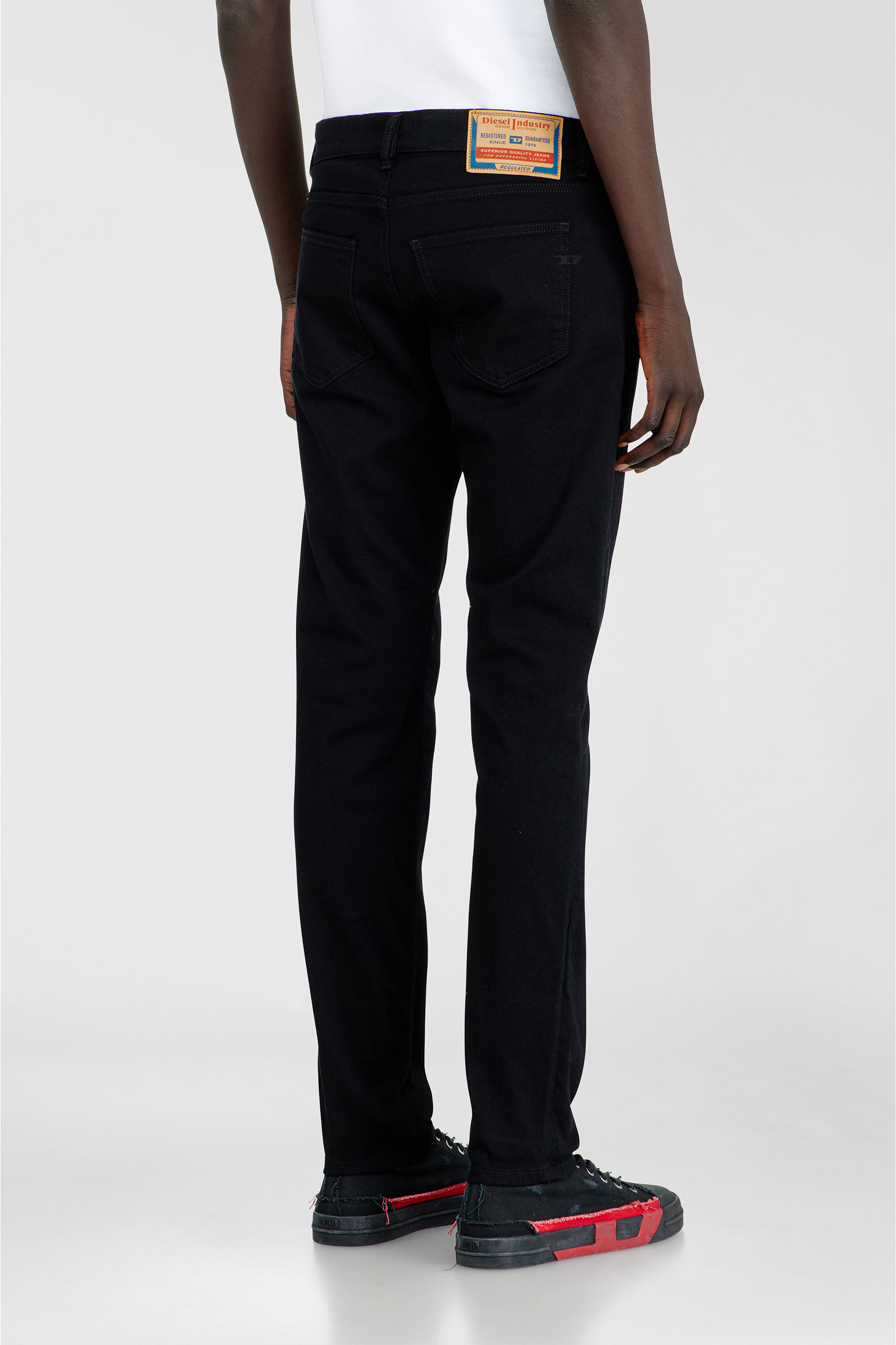 Diesel - Slim Jeans 2019 D-Strukt 069YP Uomo, Nero/Grigio scuro - Image 5