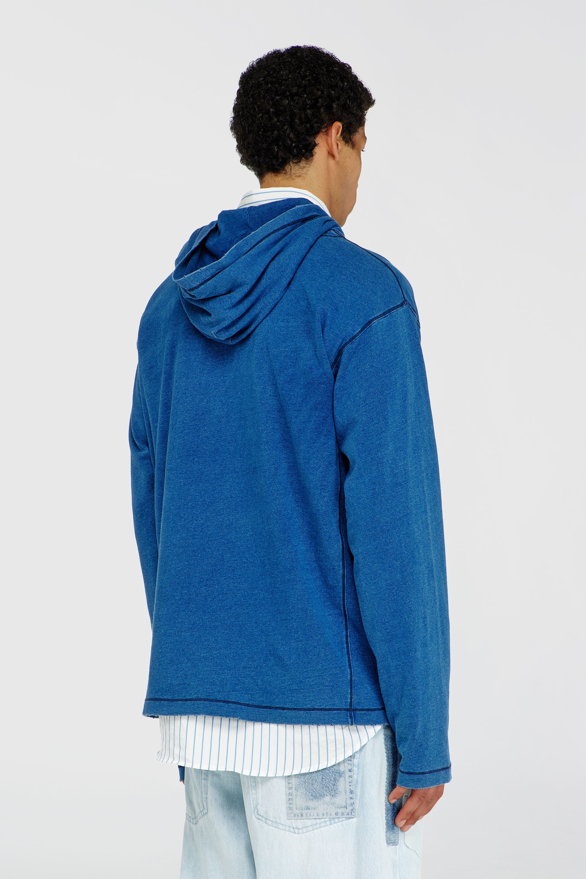 Diesel - T-NOX-LS-HOOD, T-shirt &agrave; capuche manches longues avec patchs effet ombre Homme in Bleu - 4