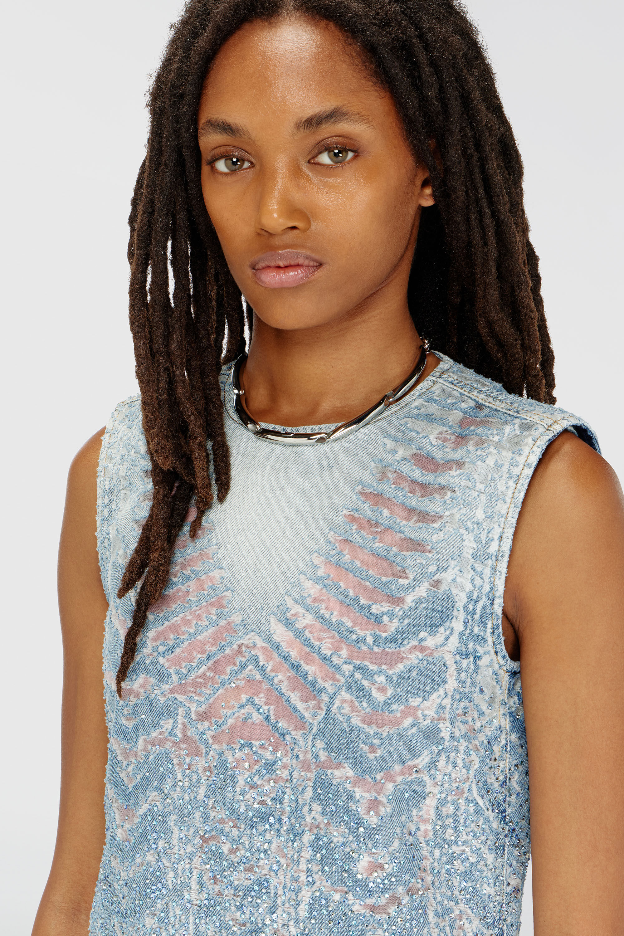Diesel - DE-MYRELA-S, Robe courte en denim microstone devor&eacute; Femme in Bleu - 5
