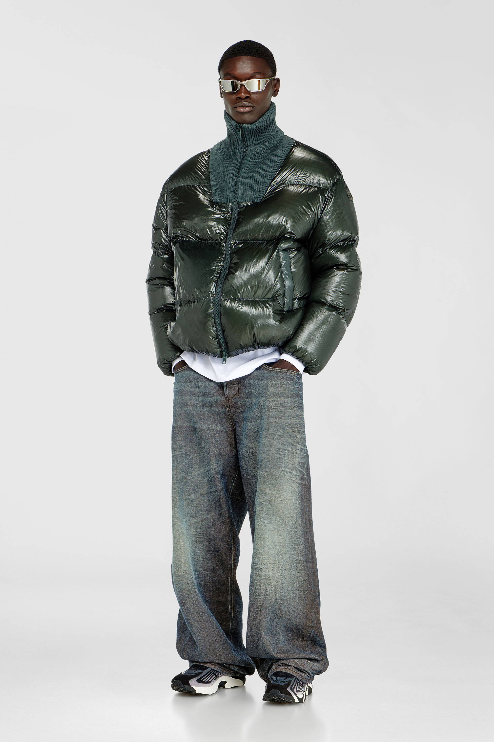 Diesel - W-RIBB, Piumino in ripstop con collo a costine Uomo in Verde - 1