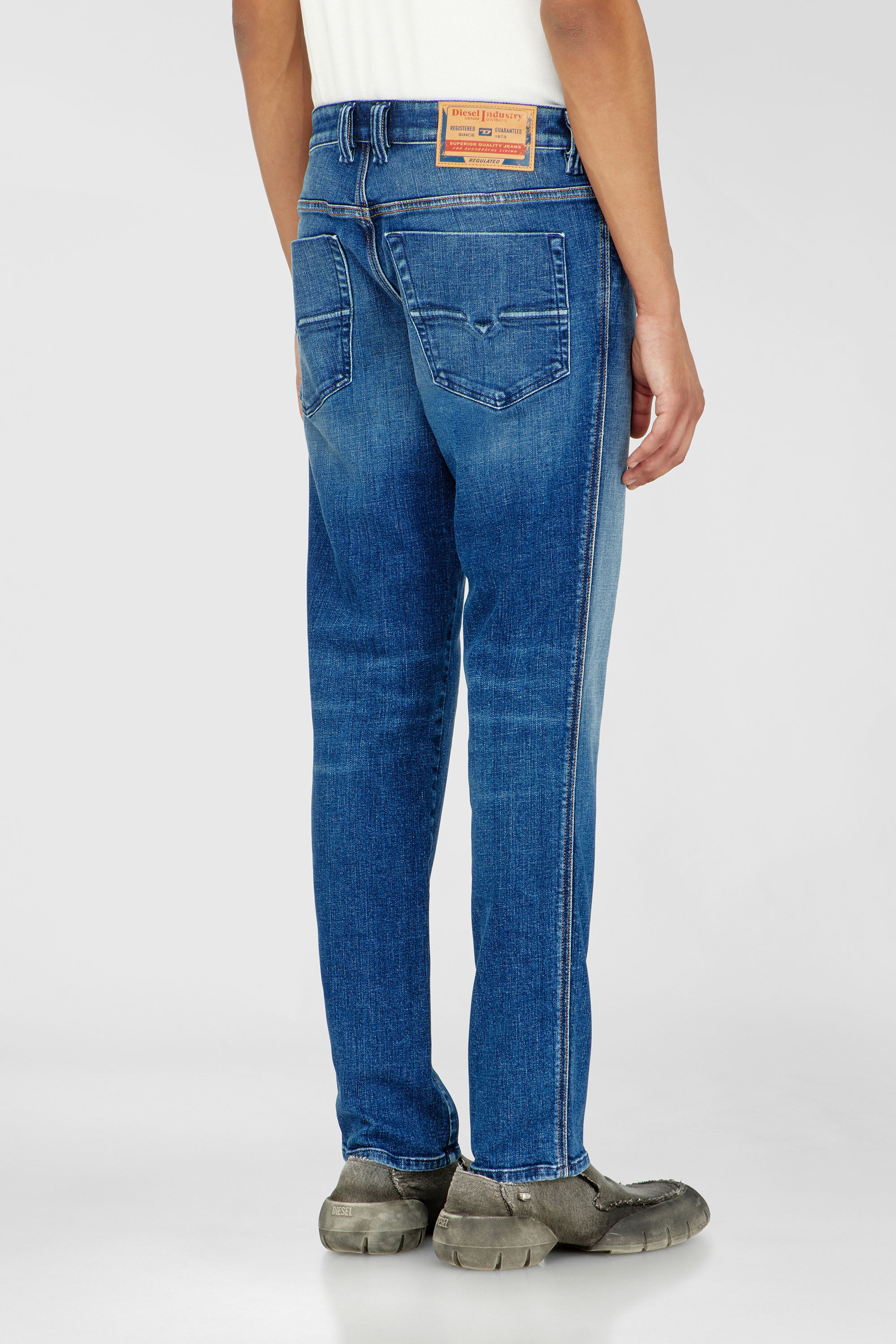 Diesel - Herren Slim Jeans 1993 D-Vyl 09R92, Mittelblau - 4