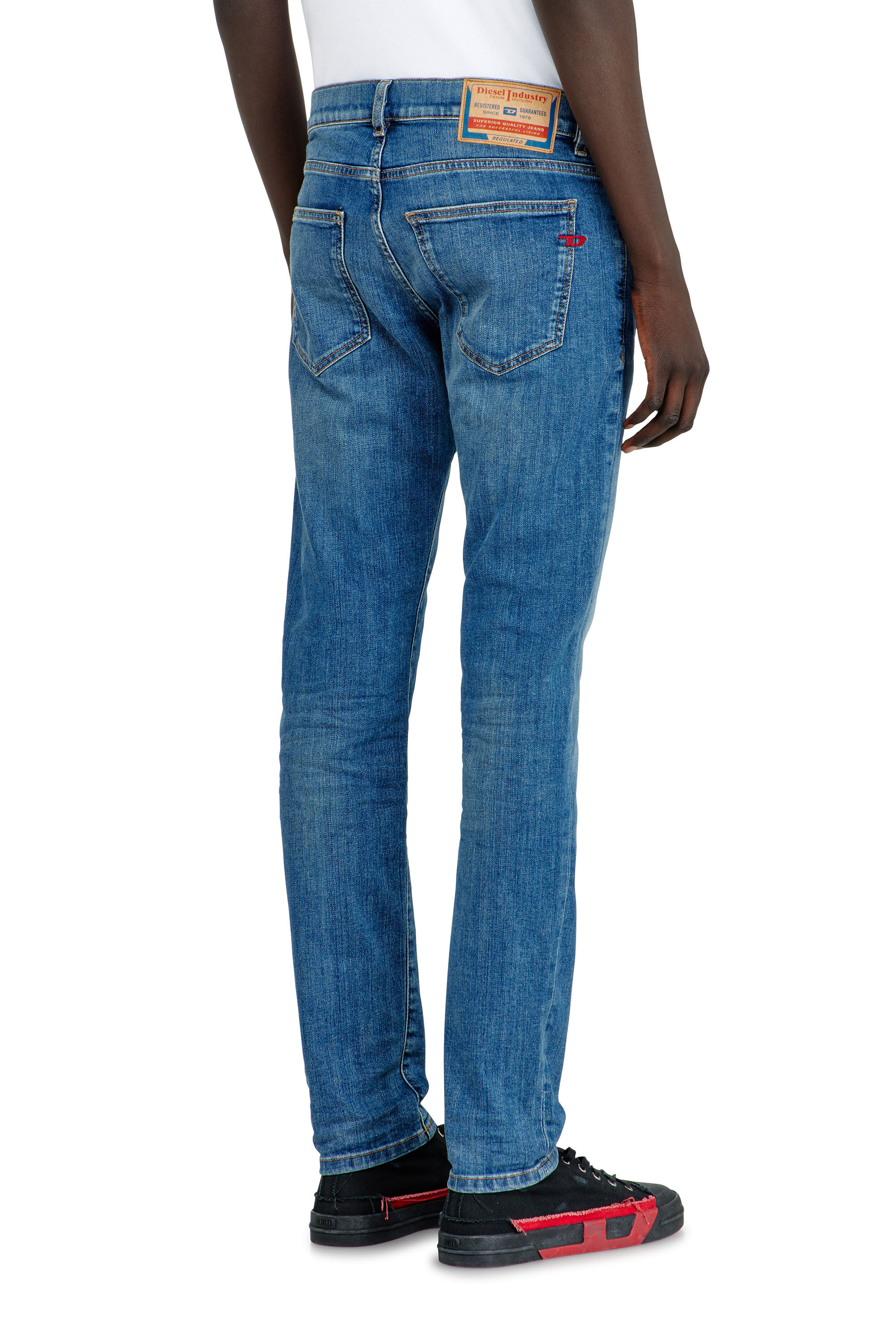 Diesel - Slim Jeans 2019 D-Strukt 0KIAL Uomo, Blu Chiaro - Image 5