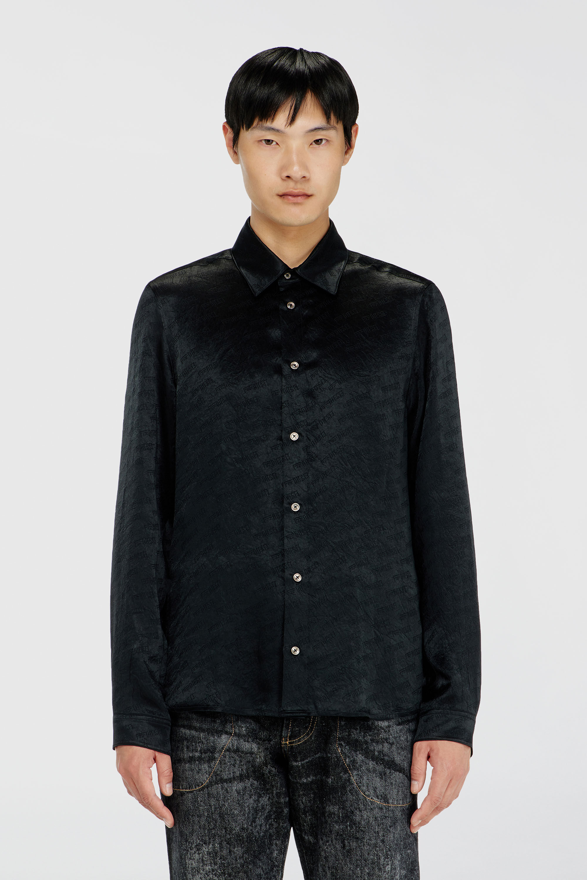 Diesel - S-KINNY-EFBZ, Camicia in raso crinkle jacquard con logo Uomo in Nero - 3