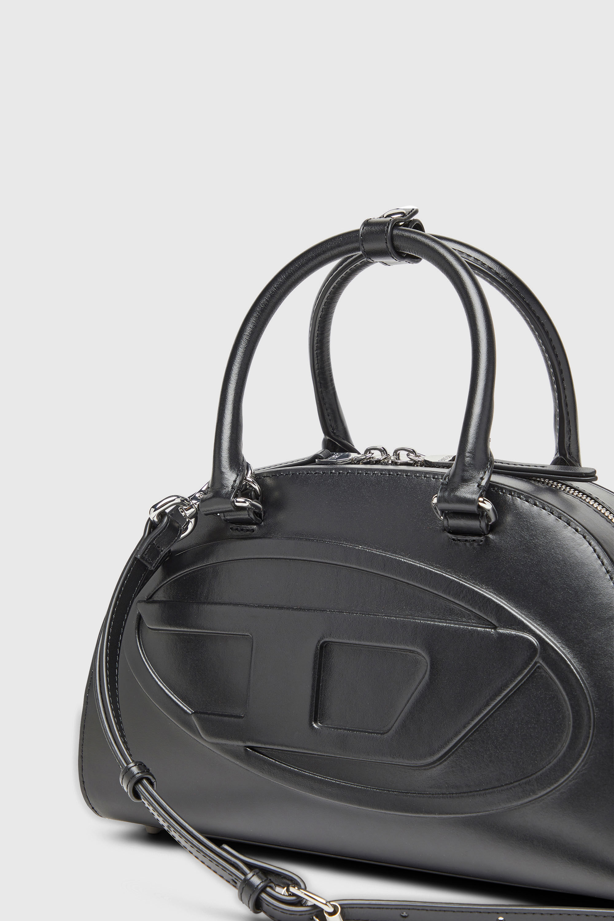 Diesel - 1DR DOME TOP HANDLE, 1DR Dome-Sac bowling en cuir Femme in Noir - 6