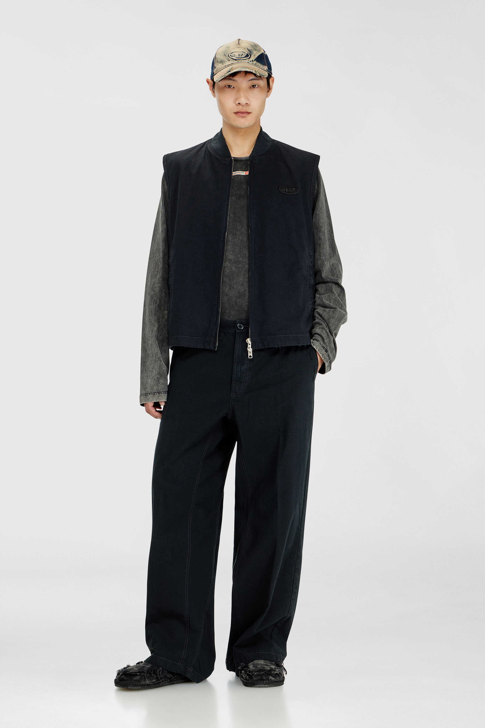Diesel - P-BALL, Pantalon en ripstop de coton avec boucles lat&eacute;rales Homme in Noir - 1